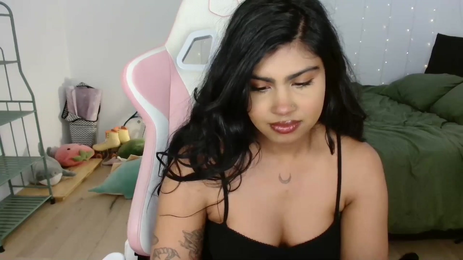 Gallery image thumbnail from Katara_'s myfreecams stream on, 11/06/2024, 16:20 image 2 of 20