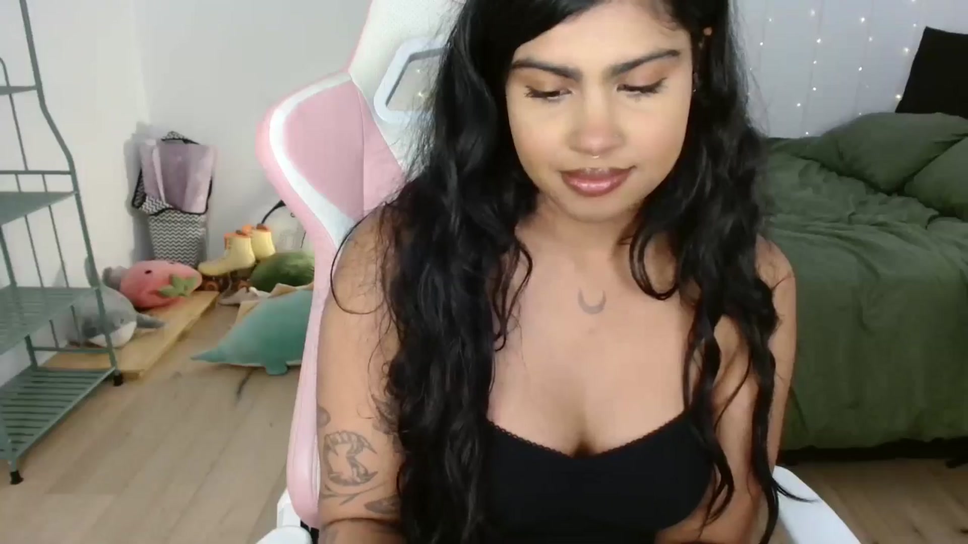 Gallery image thumbnail from Katara_'s myfreecams stream on, 11/06/2024, 16:20 image 11 of 20