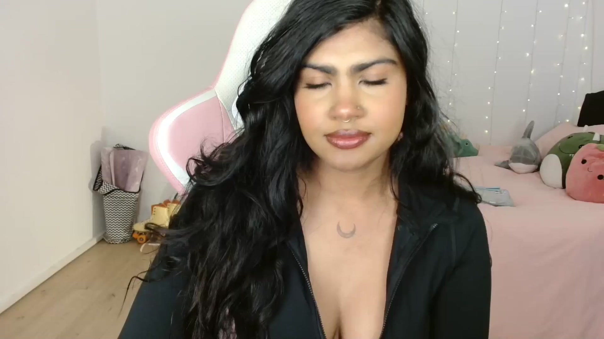 Gallery image thumbnail from Katara_'s myfreecams stream on, 11/08/2024, 09:51 image 6 of 20