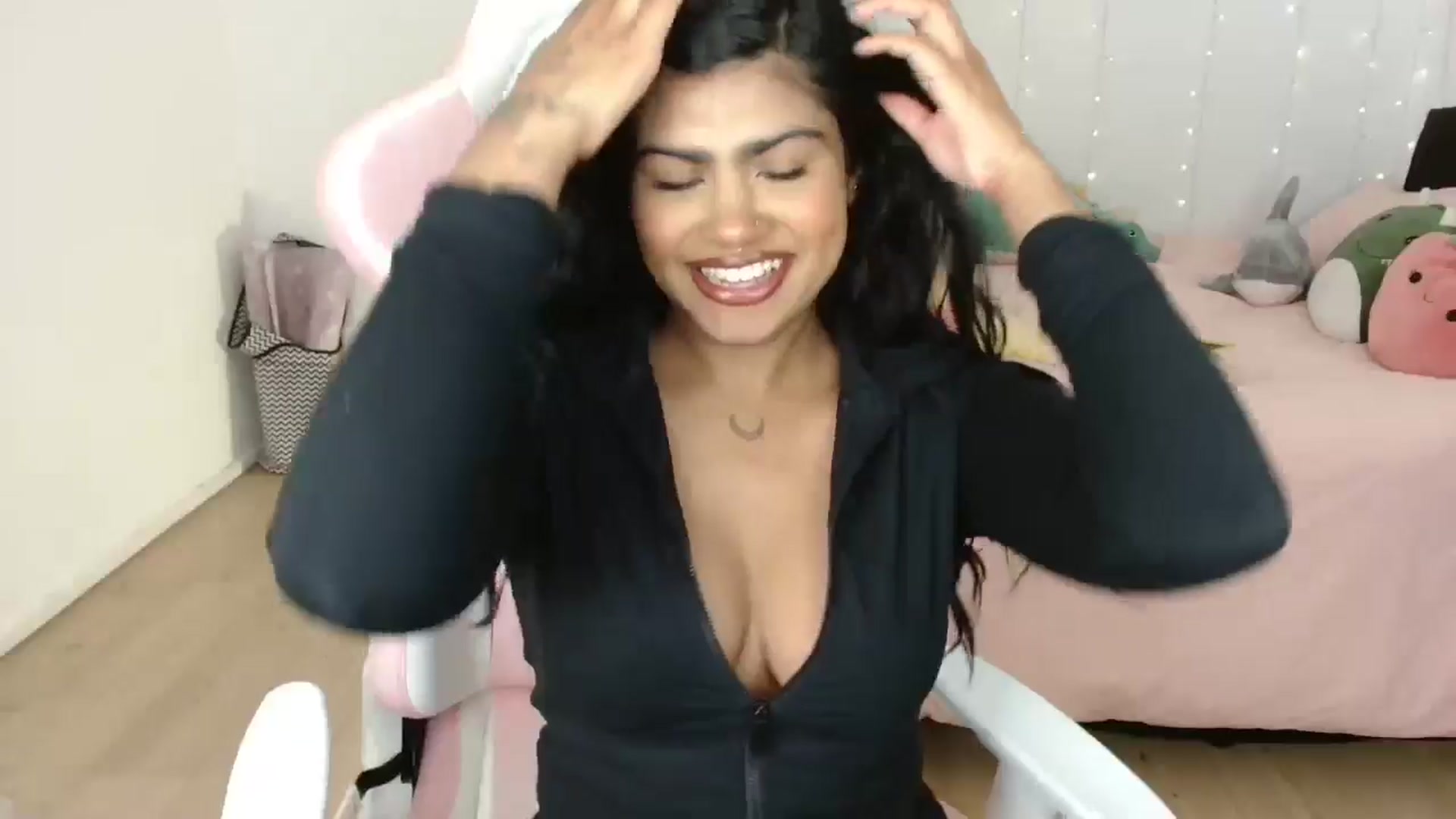Gallery image thumbnail from Katara_'s myfreecams stream on, 11/08/2024, 10:30 image 2 of 20