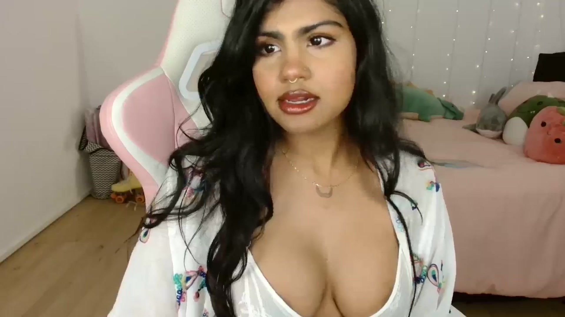 Gallery image thumbnail from Katara_'s myfreecams stream on, 11/13/2024, 12:52 image 5 of 20