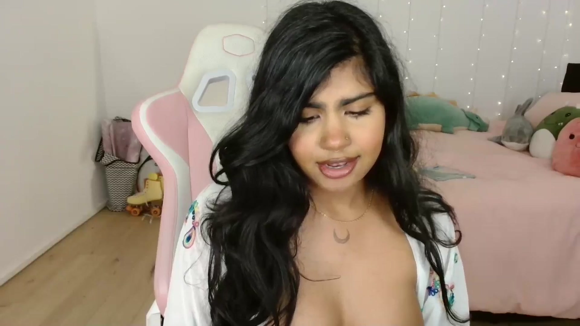 Gallery image thumbnail from Katara_'s myfreecams stream on, 11/13/2024, 15:23 image 18 of 20