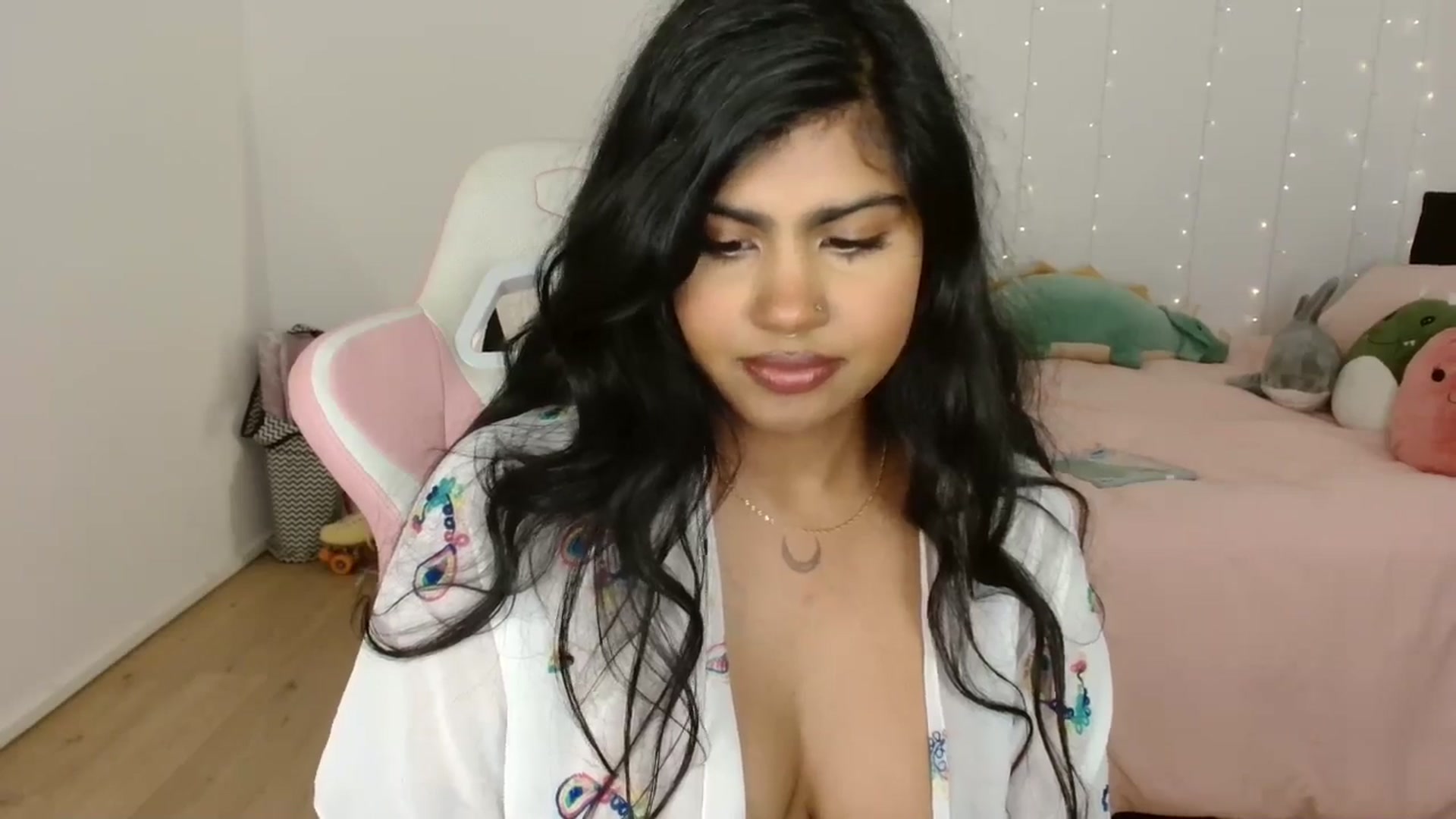 Gallery image thumbnail from Katara_'s myfreecams stream on, 11/13/2024, 15:23 image 9 of 20