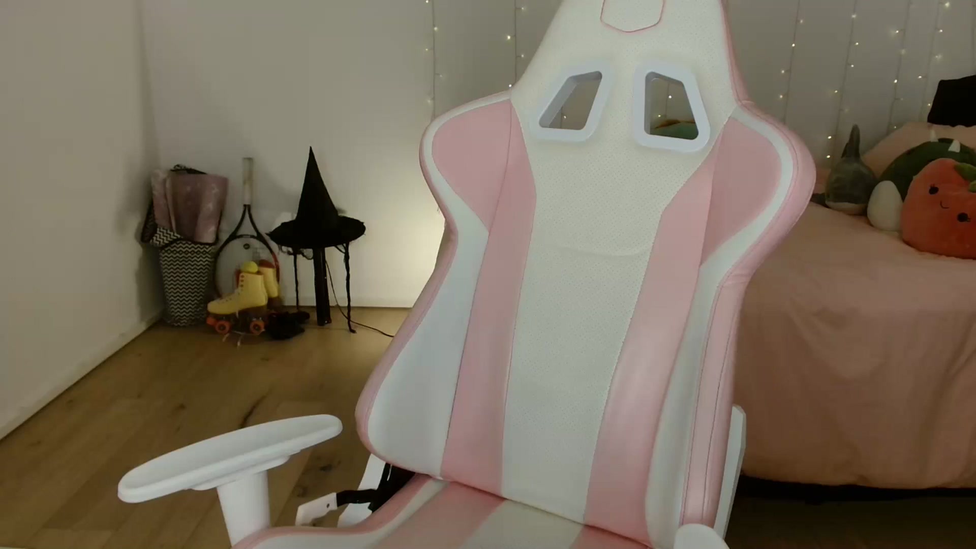 Gallery image thumbnail from Katara_'s myfreecams stream on, 11/14/2024, 12:07 image 13 of 20