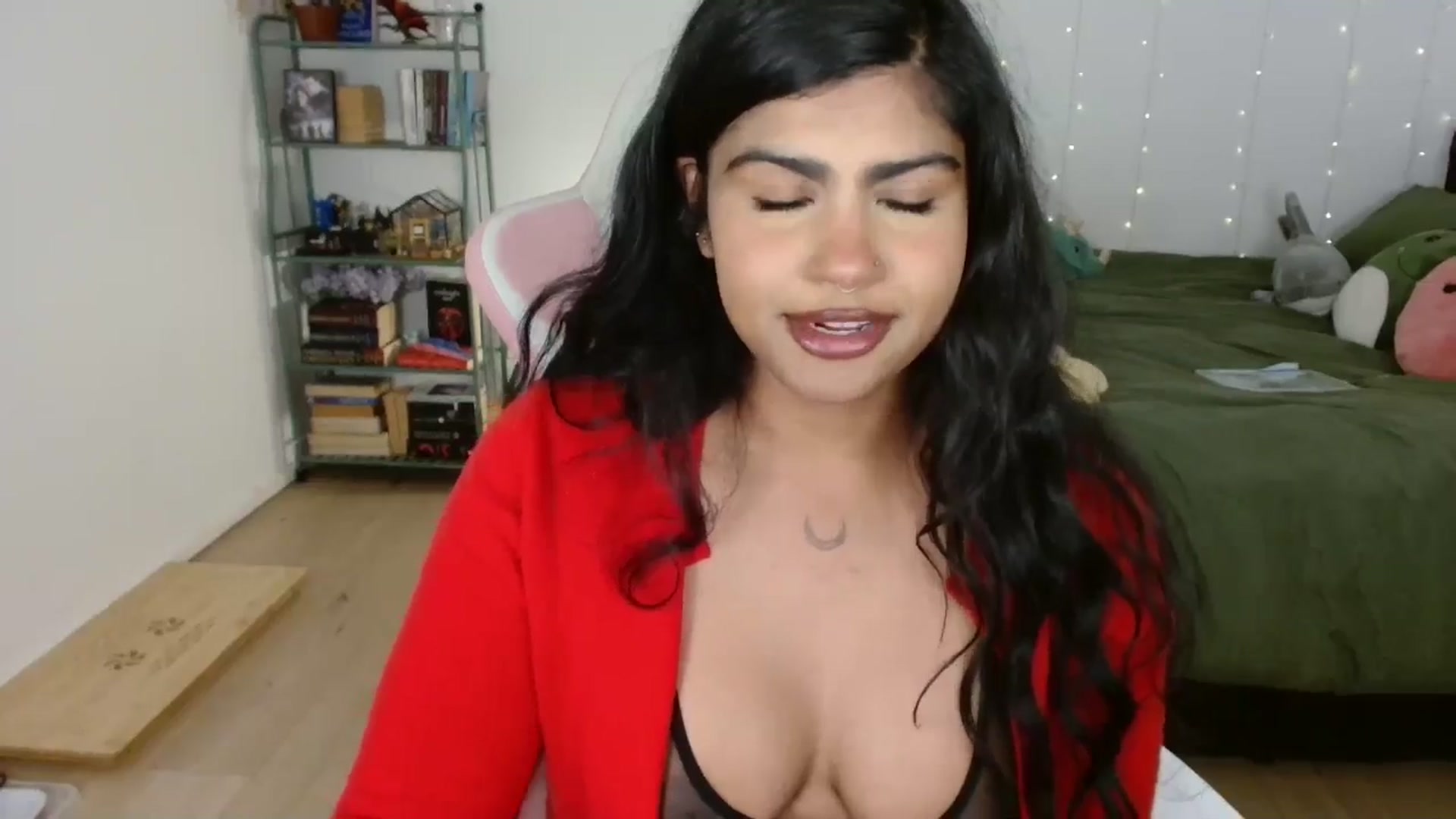 Gallery image thumbnail from Katara_'s myfreecams stream on, 12/12/2024, 11:16 image 13 of 20