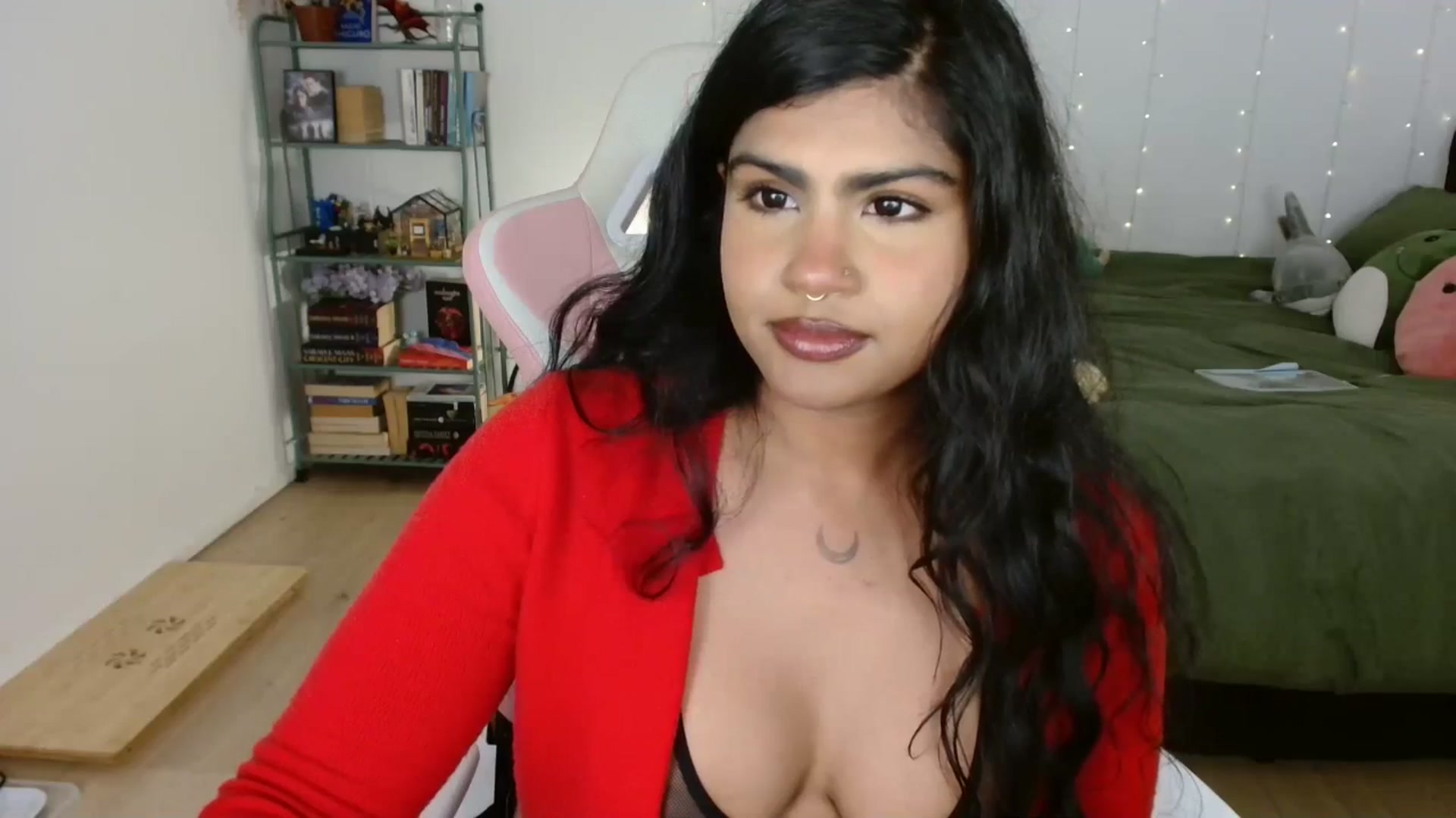 Gallery image thumbnail from Katara_'s myfreecams stream on, 12/12/2024, 11:16 image 14 of 20