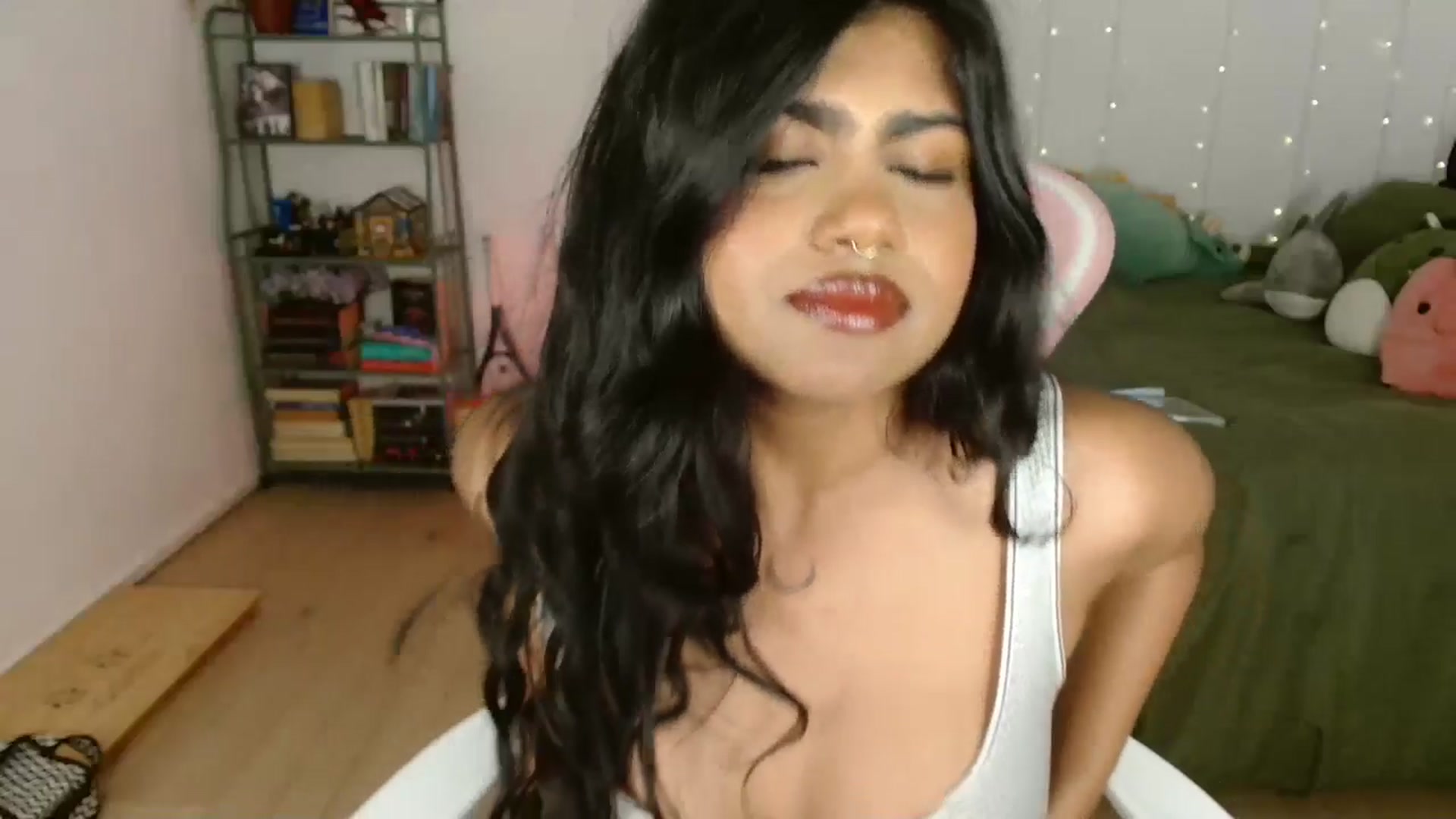 Gallery image thumbnail from Katara_'s myfreecams stream on, 12/18/2024, 13:59 image 15 of 20