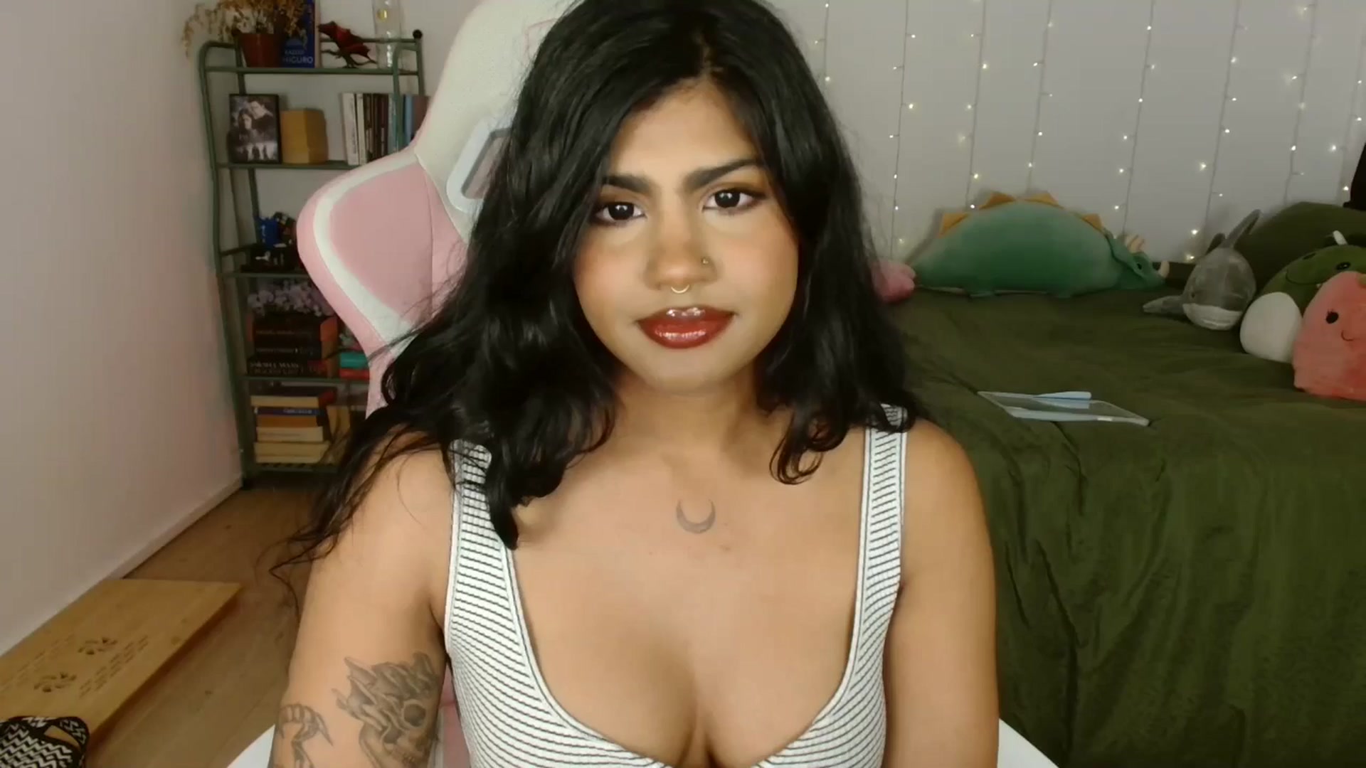 Gallery image thumbnail from Katara_'s myfreecams stream on, 12/18/2024, 13:59 image 1 of 20
