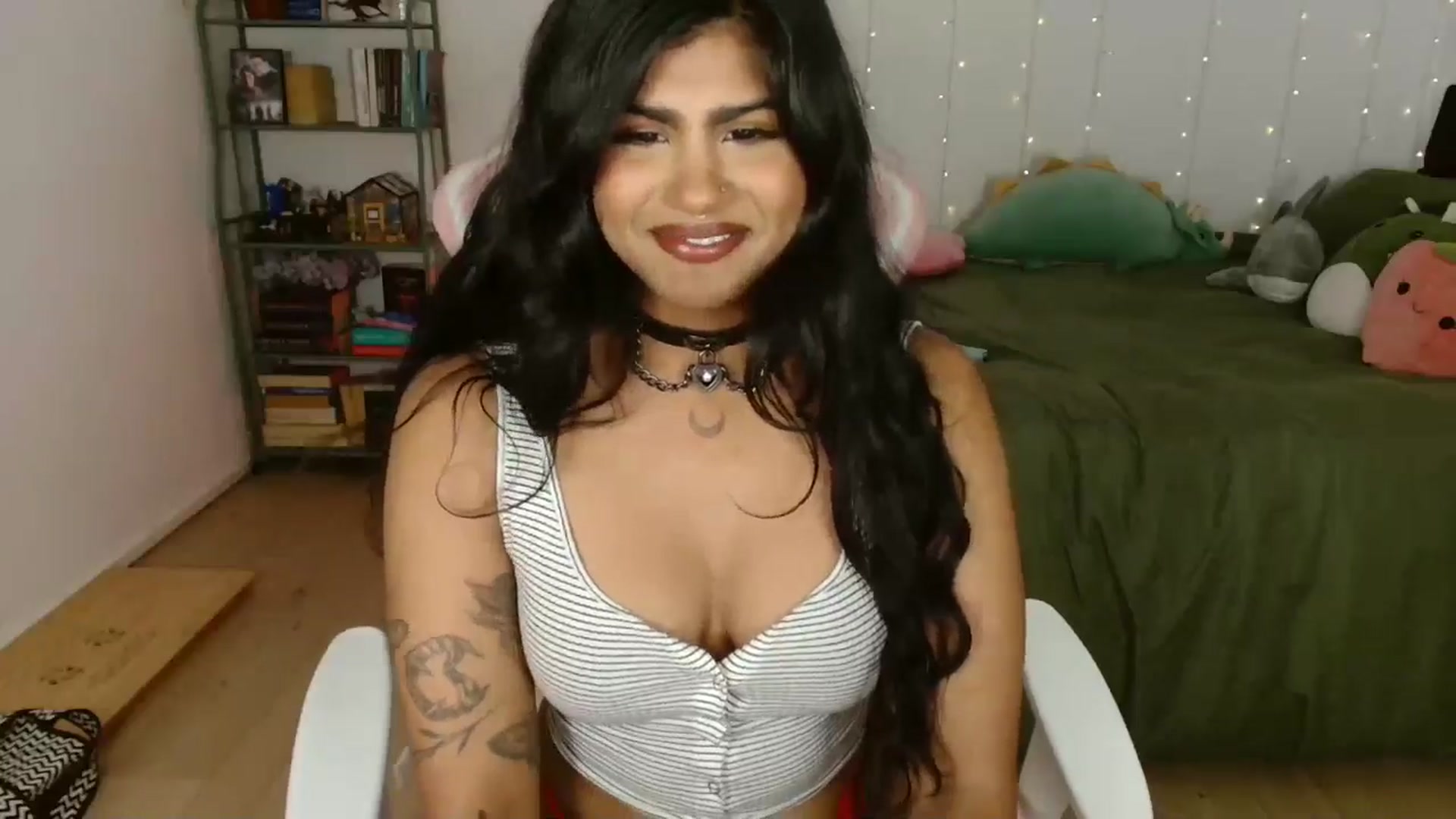 Gallery image thumbnail from Katara_'s myfreecams stream on, 12/18/2024, 16:11 image 3 of 20