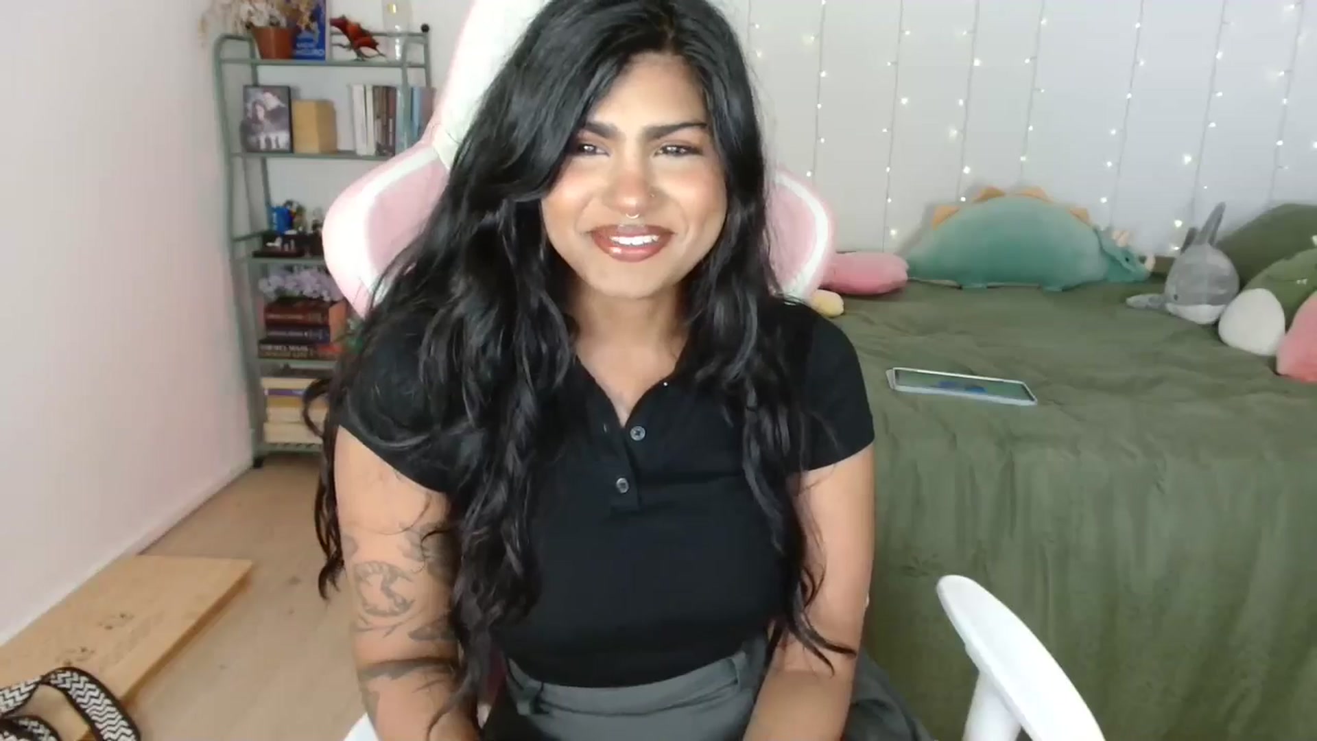 Gallery image thumbnail from Katara_'s myfreecams stream on, 12/19/2024, 14:52 image 16 of 20