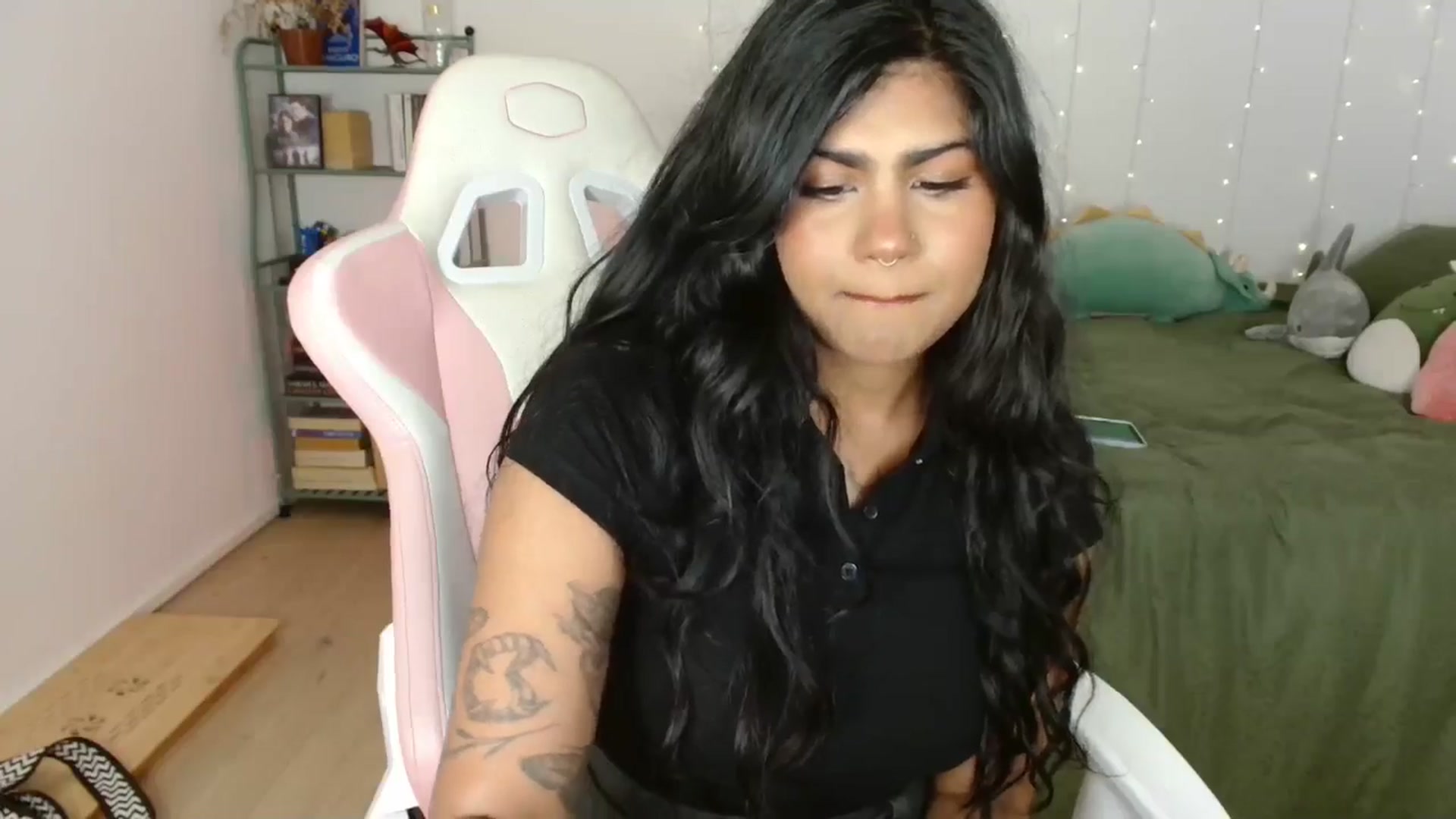 Gallery image thumbnail from Katara_'s myfreecams stream on, 12/19/2024, 14:52 image 18 of 20