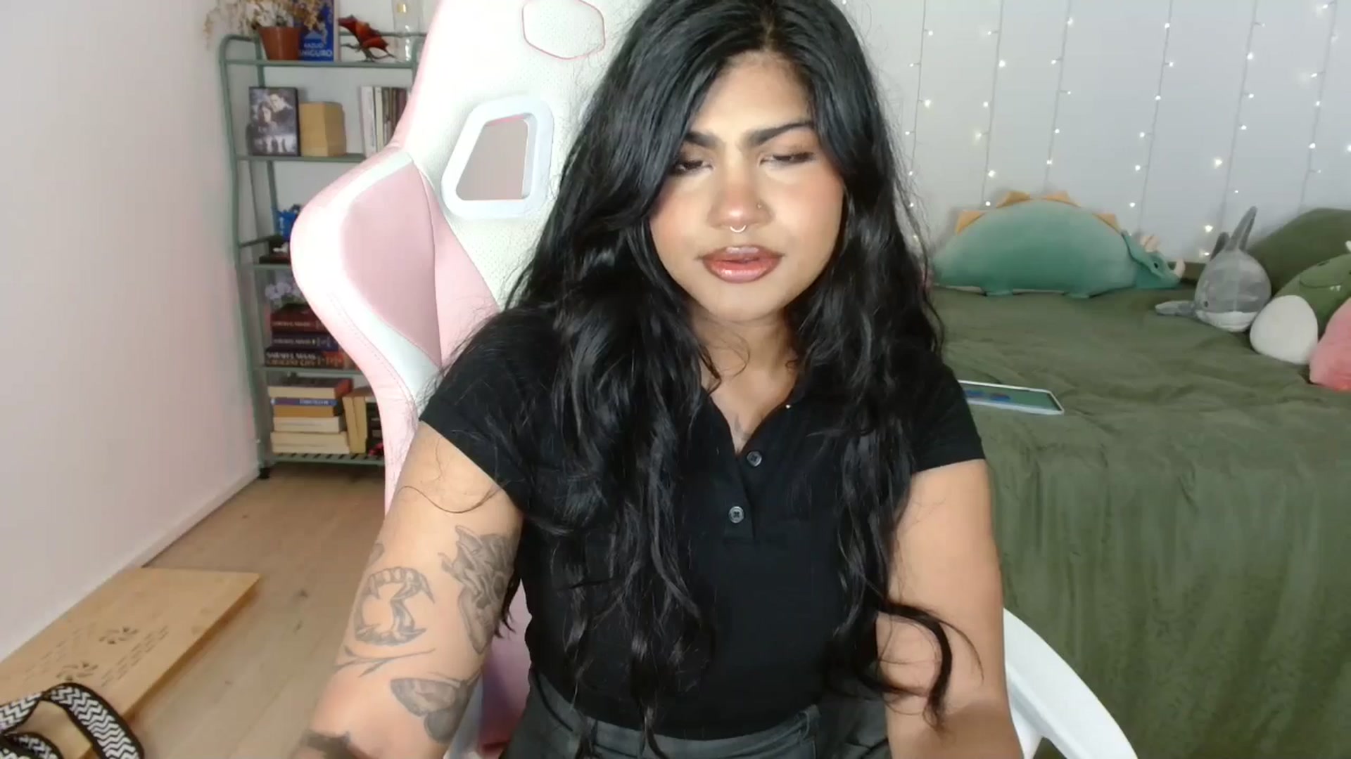 Gallery image thumbnail from Katara_'s myfreecams stream on, 12/19/2024, 14:52 image 15 of 20