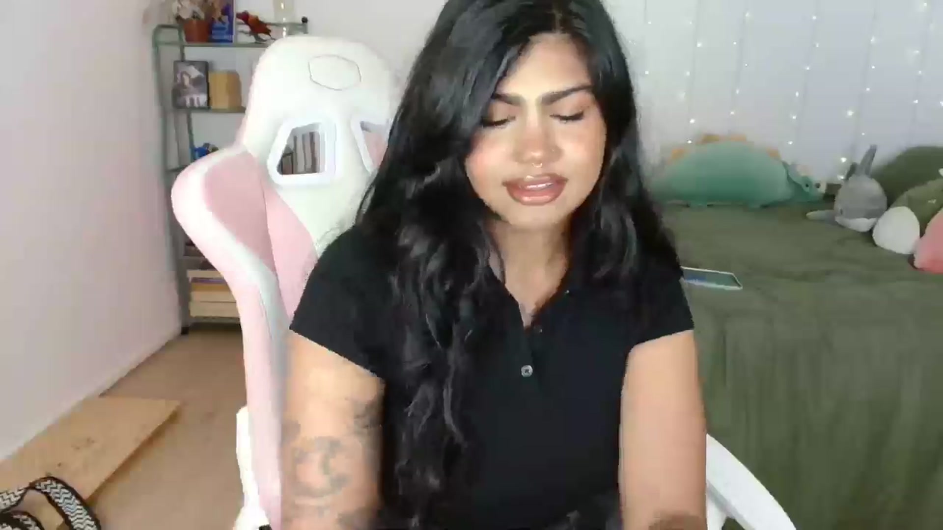 Gallery image thumbnail from Katara_'s myfreecams stream on, 12/19/2024, 14:52 image 17 of 20