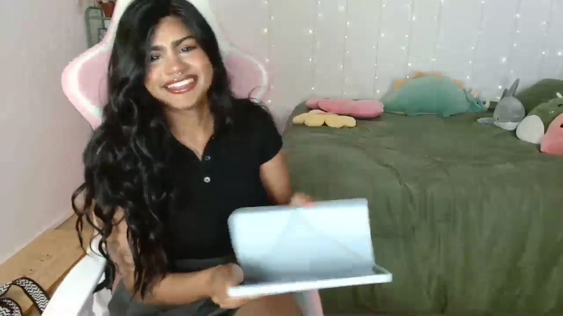 Gallery image thumbnail from Katara_'s myfreecams stream on, 12/19/2024, 14:52 image 3 of 20