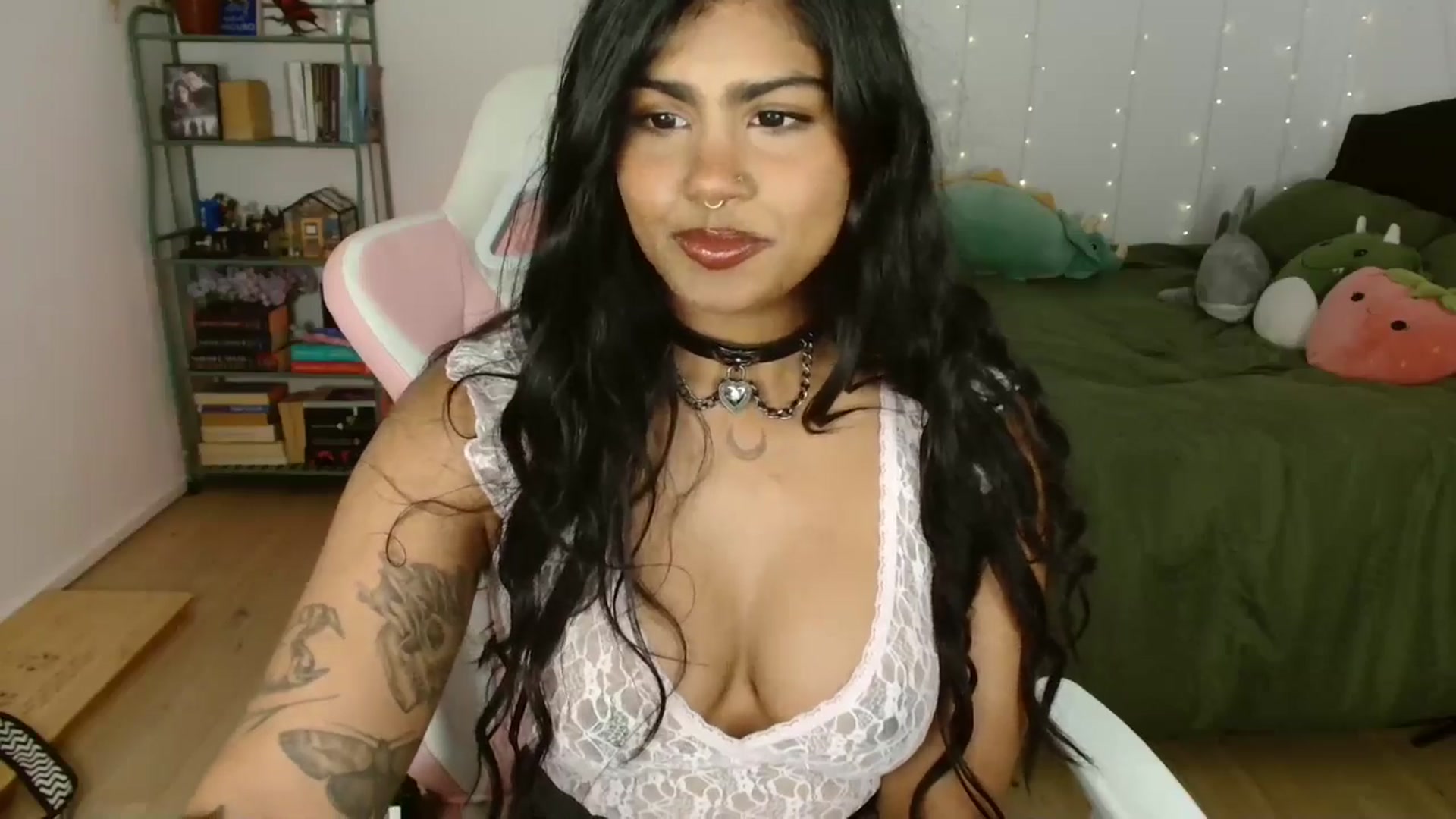 Gallery image thumbnail from Katara_'s myfreecams stream on, 12/20/2024, 12:19 image 8 of 20