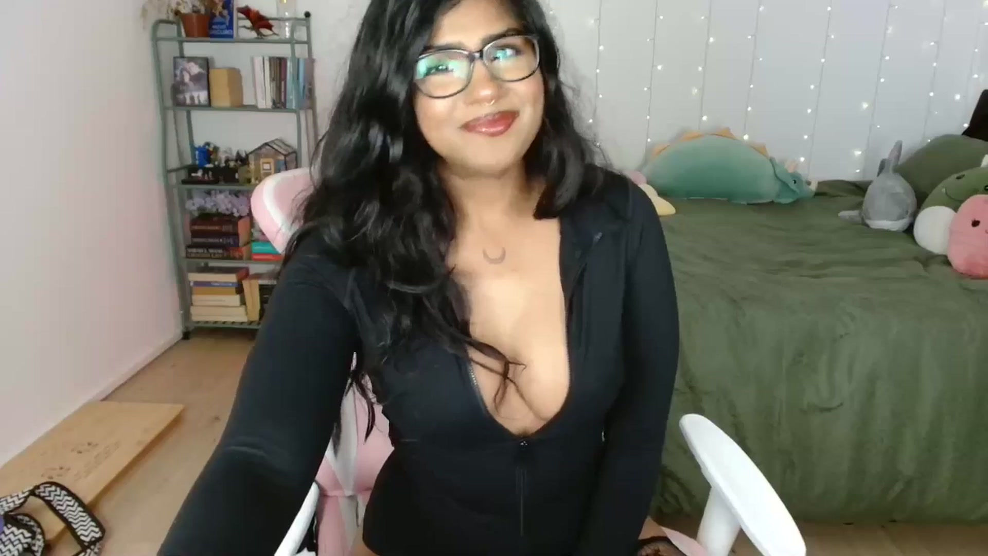 Gallery image thumbnail from Katara_'s myfreecams stream on, 12/21/2024, 16:37 image 5 of 20