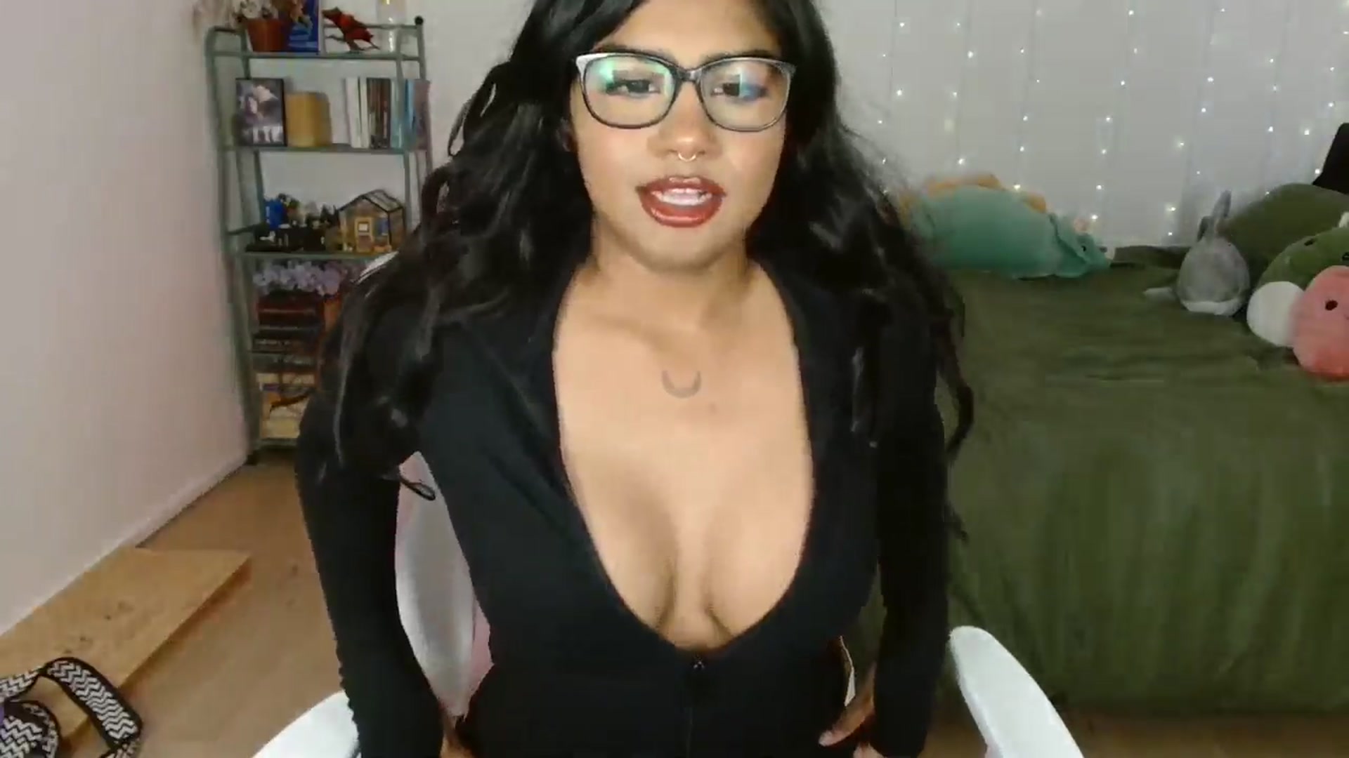 Gallery image thumbnail from Katara_'s myfreecams stream on, 12/21/2024, 16:37 image 3 of 20