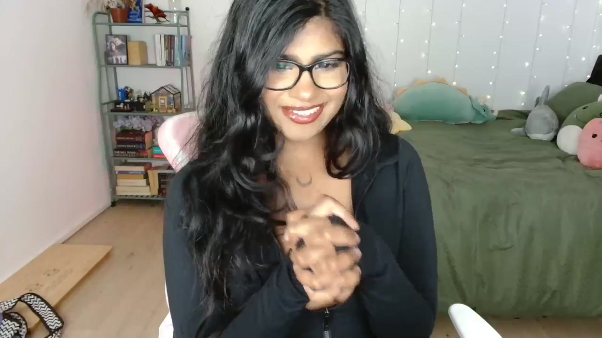 Gallery image thumbnail from Katara_'s myfreecams stream on, 12/21/2024, 16:37 image 11 of 20