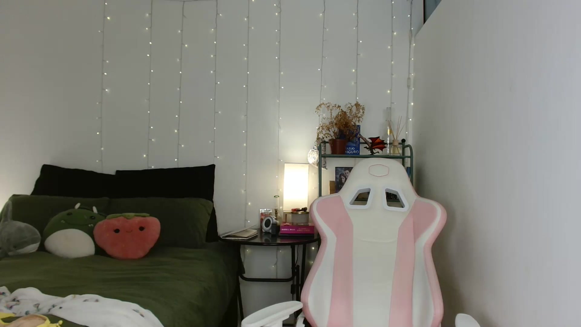 Gallery image thumbnail from Katara_'s myfreecams stream on, 01/17/2025, 13:22 image 14 of 20