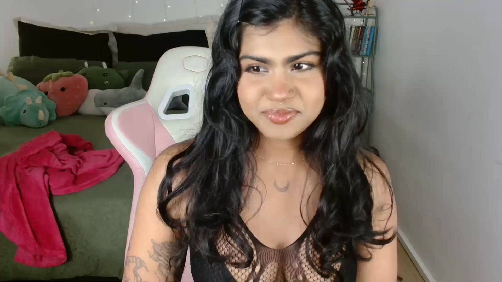 Gallery image thumbnail from Katara_'s myfreecams stream on, 05/02/2025, 15:41 image 13 of 20