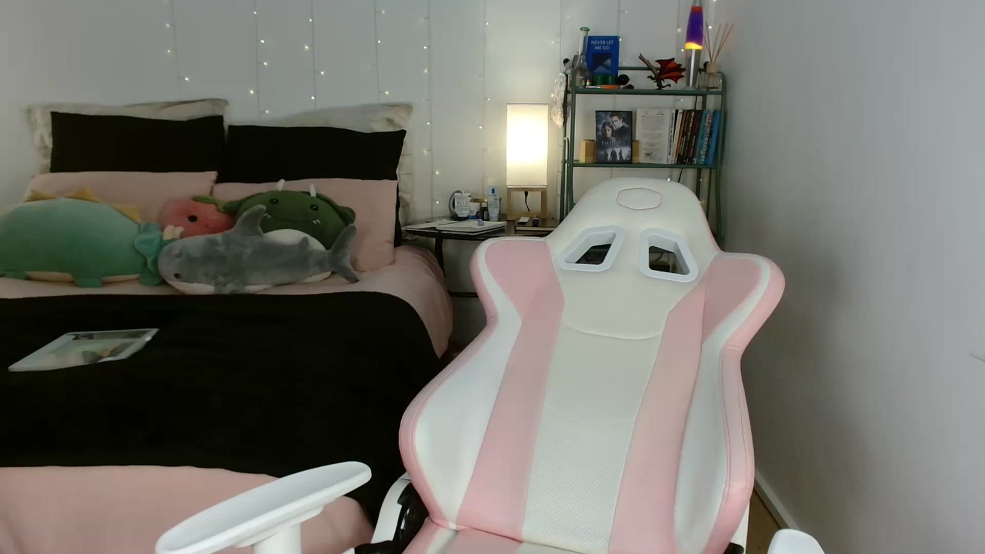 Gallery image thumbnail from Katara_'s myfreecams stream on, 07/07/2025, 13:38 image 15 of 20