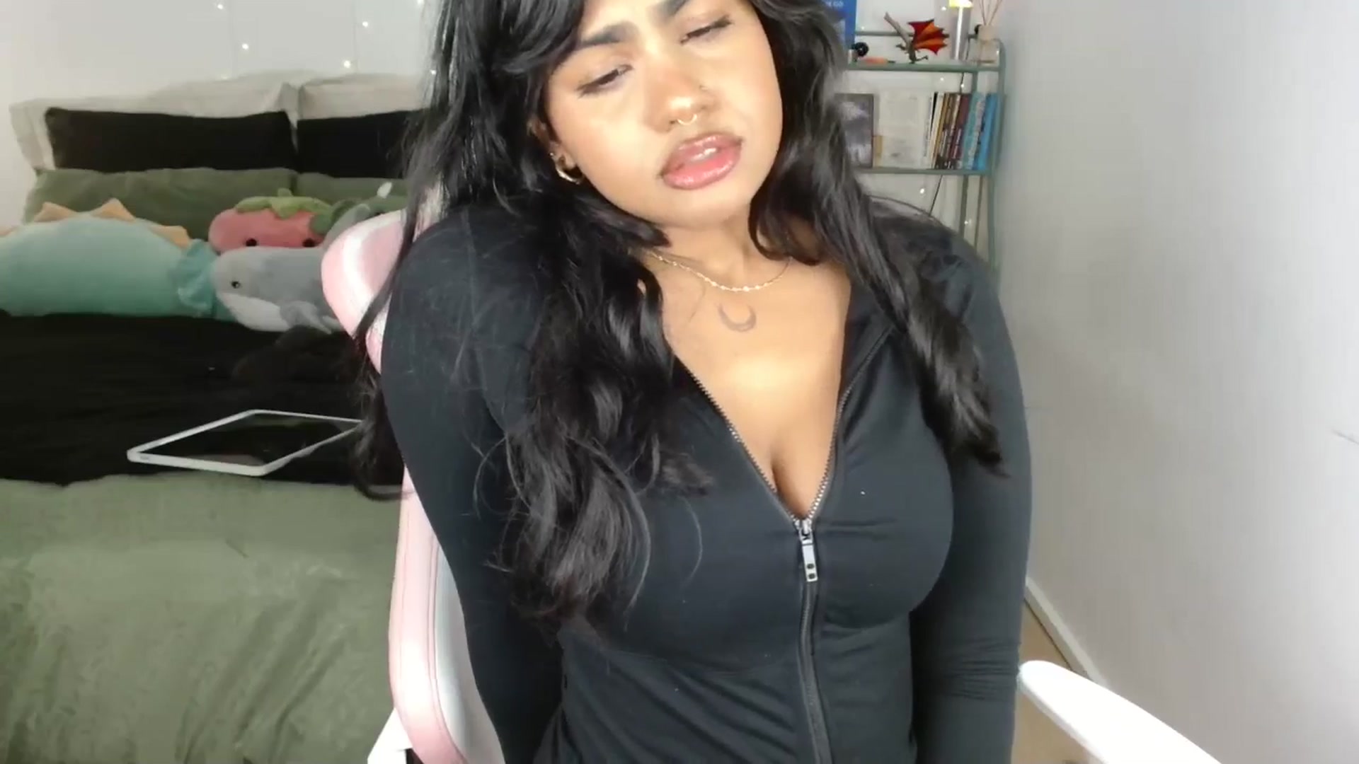 Gallery image thumbnail from Katara_'s myfreecams stream on, 07/17/2025, 10:02 image 15 of 20