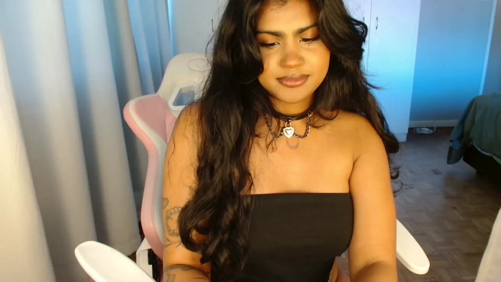 Gallery image thumbnail from Katara_'s myfreecams stream on, 12/03/2025, 10:31 image 9 of 20