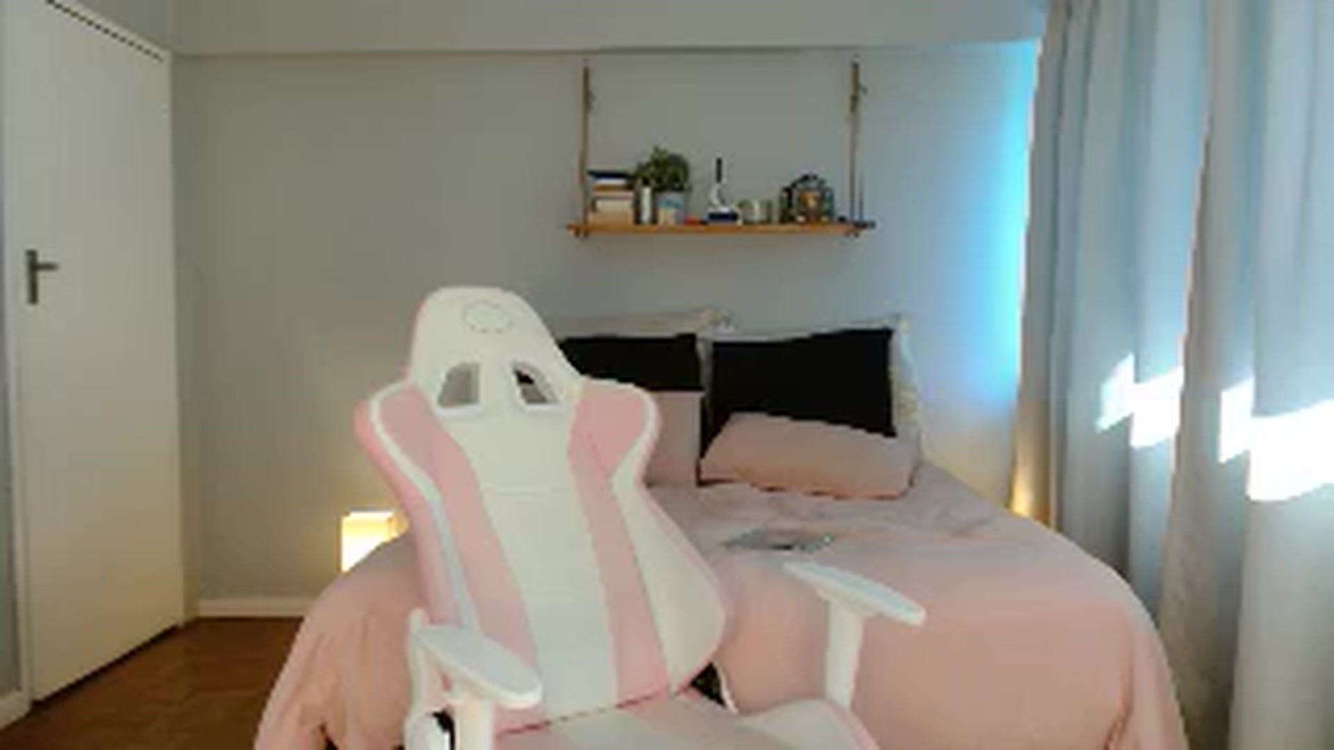Gallery image thumbnail from Katara_'s myfreecams stream on, 01/21/2026, 15:27 image 19 of 20