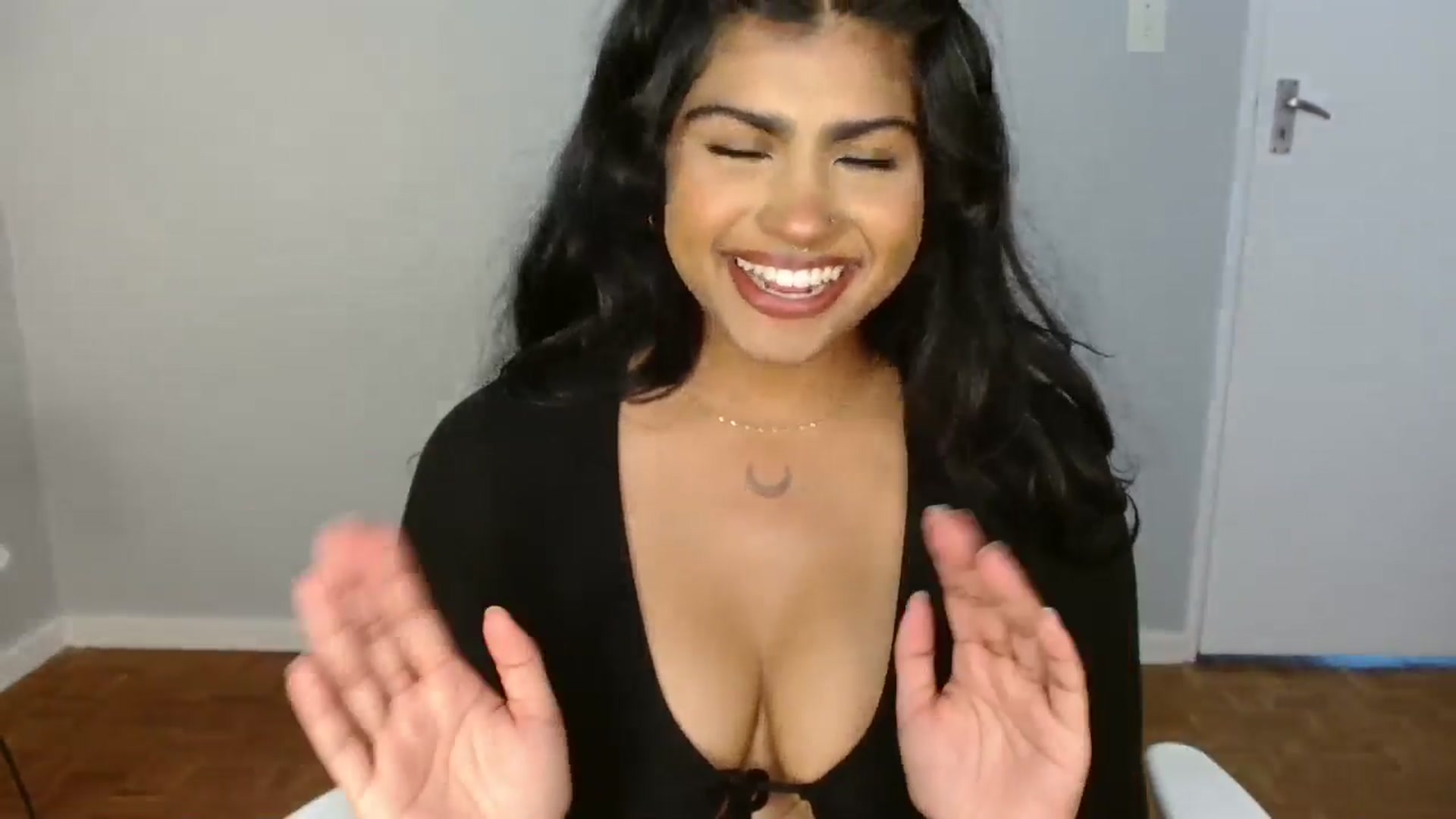 Gallery image thumbnail from Katara_'s myfreecams stream on, 04/05/2026, 14:27 image 4 of 20