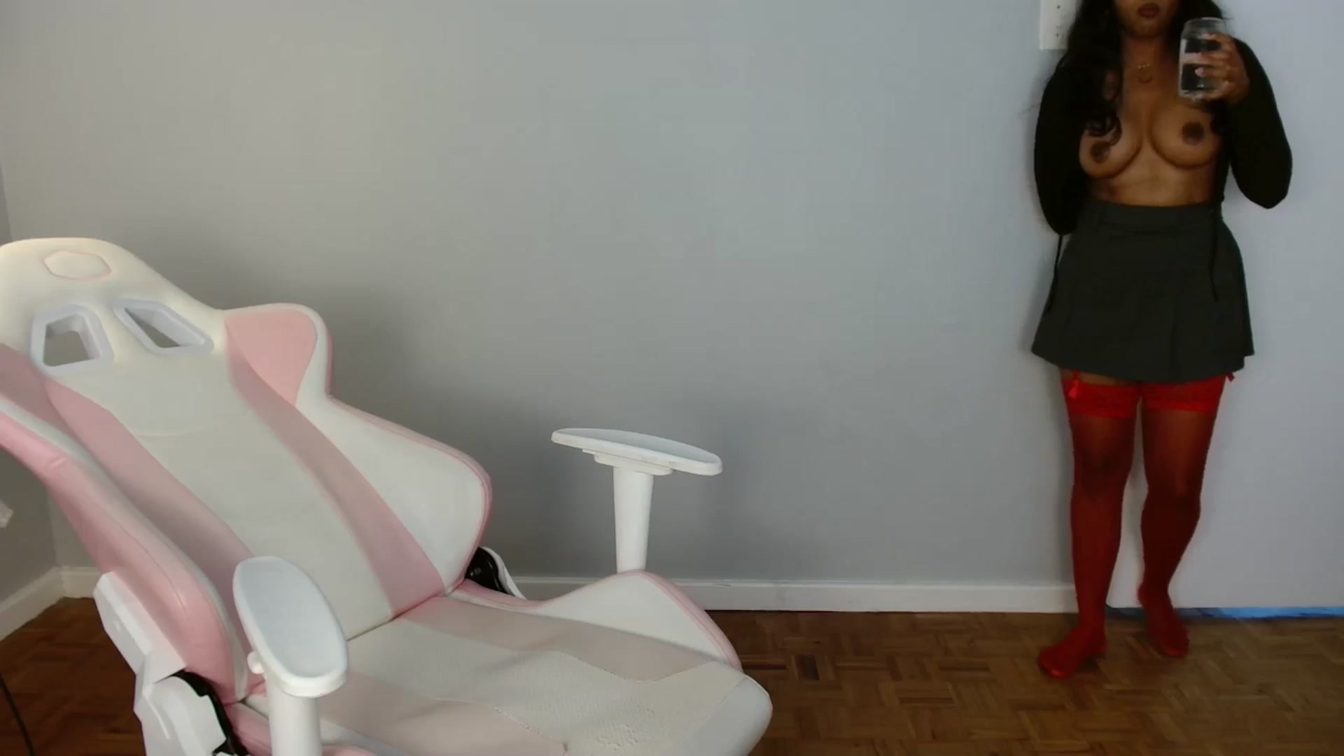 Gallery image thumbnail from Katara_'s myfreecams stream on, 04/05/2026, 14:27 image 3 of 20