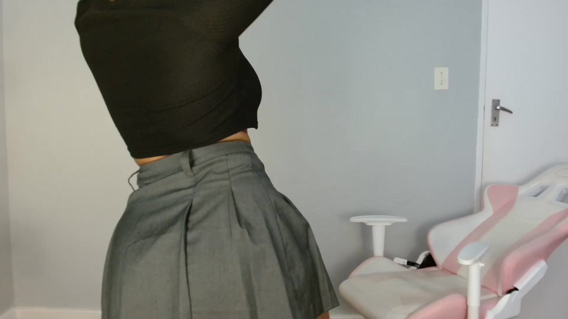 Gallery image thumbnail from Katara_'s myfreecams stream on, 04/05/2026, 14:27 image 18 of 20