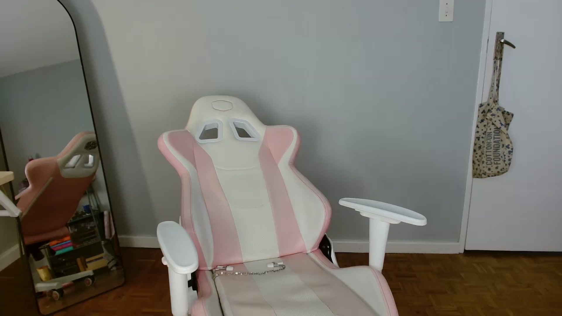 Gallery image thumbnail from Katara_'s myfreecams stream on, 04/14/2026, 14:58 image 20 of 20