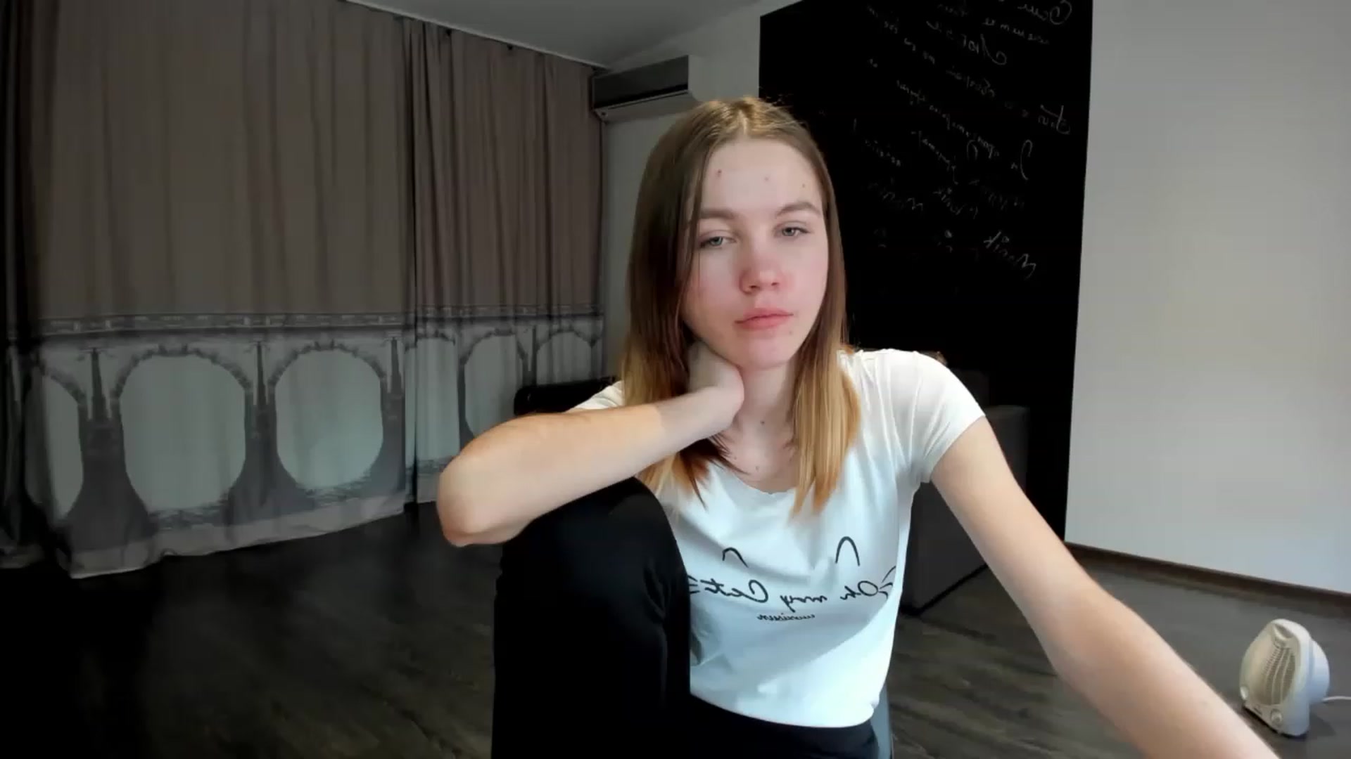 Gallery image thumbnail from KateGordon's myfreecams stream on, 02/11/2023, 10:31 image 16 of 20