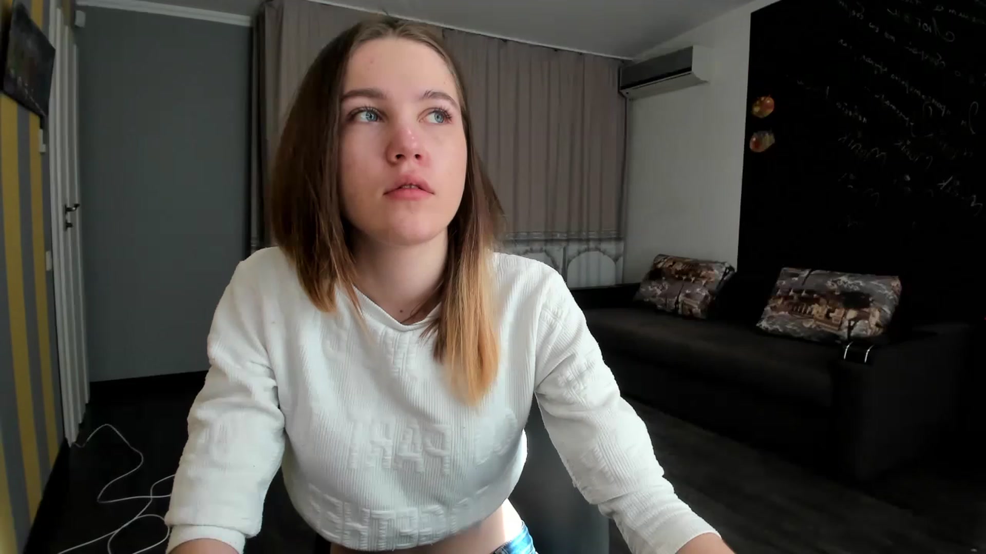 Gallery image thumbnail from KateGordon's myfreecams stream on, 03/13/2023, 08:16 image 12 of 20
