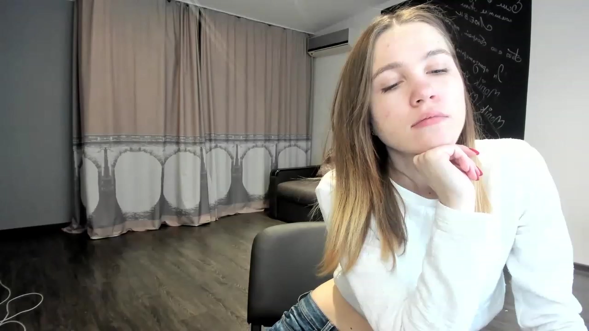 Gallery image thumbnail from KateGordon's myfreecams stream on, 03/13/2023, 11:37 image 14 of 20