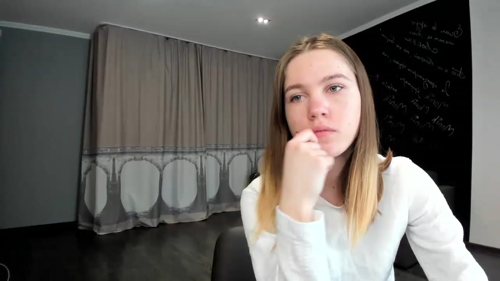 Gallery image thumbnail from KateGordon's myfreecams stream on, 03/20/2023, 09:01 image 13 of 20