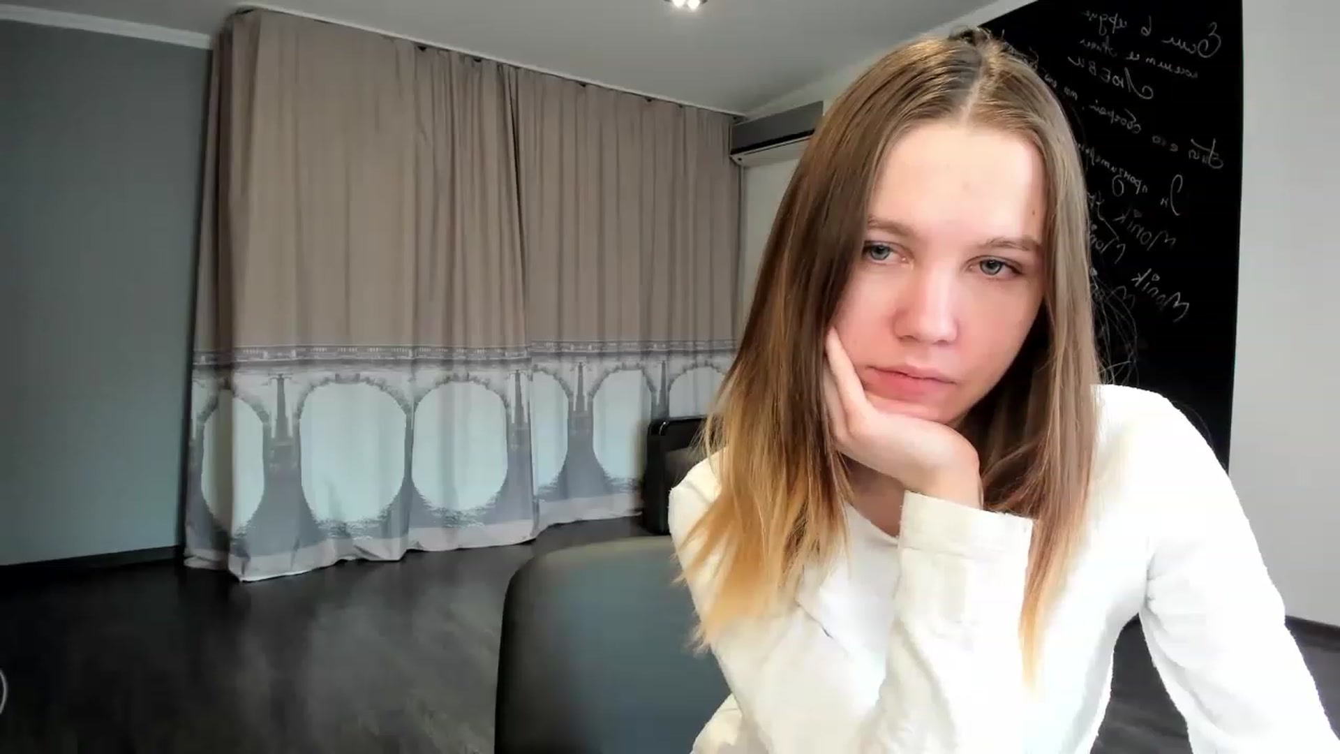 Gallery image thumbnail from KateGordon's myfreecams stream on, 03/20/2023, 11:23 image 15 of 20