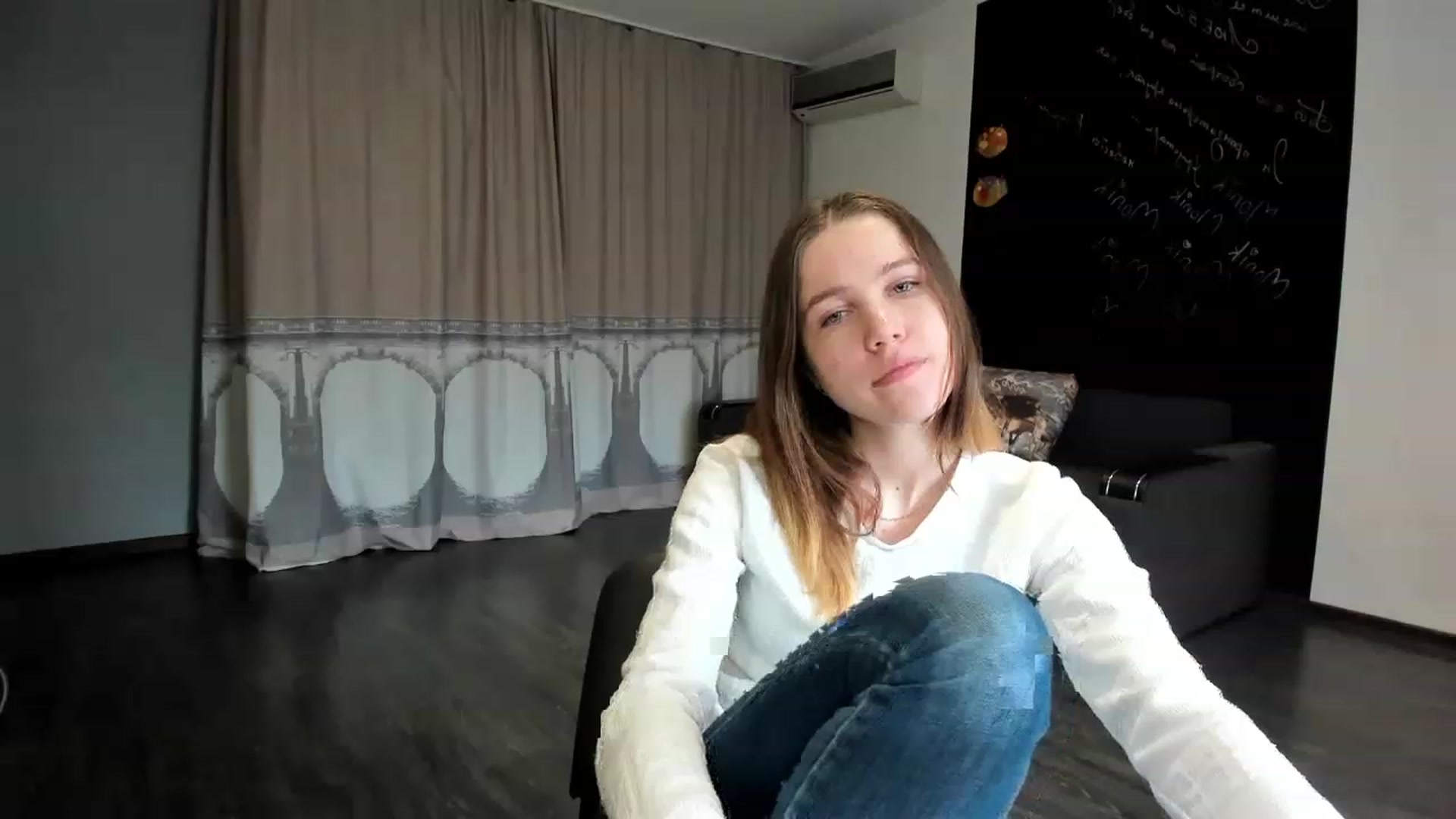 Gallery image thumbnail from KateGordon's myfreecams stream on, 03/20/2023, 12:03 image 12 of 20