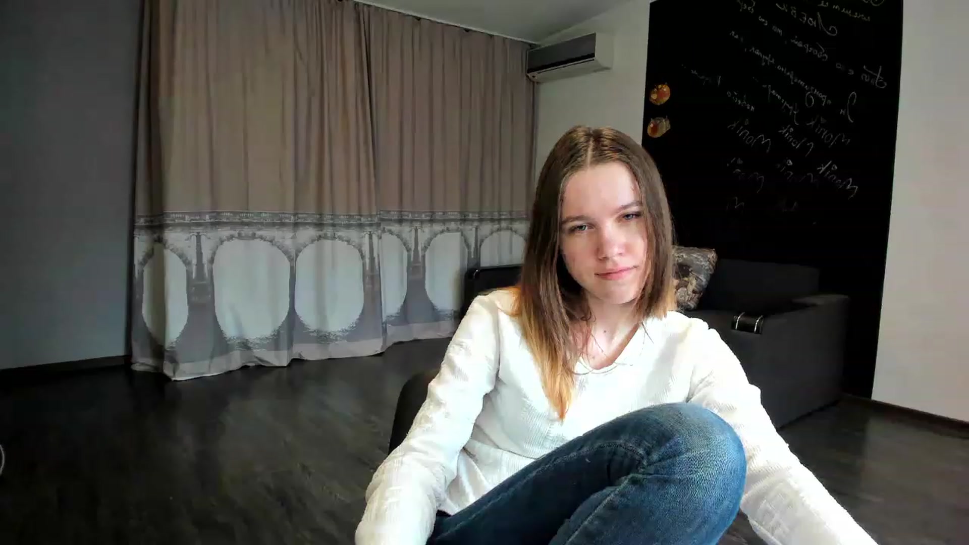 Gallery image thumbnail from KateGordon's myfreecams stream on, 03/20/2023, 12:03 image 15 of 20