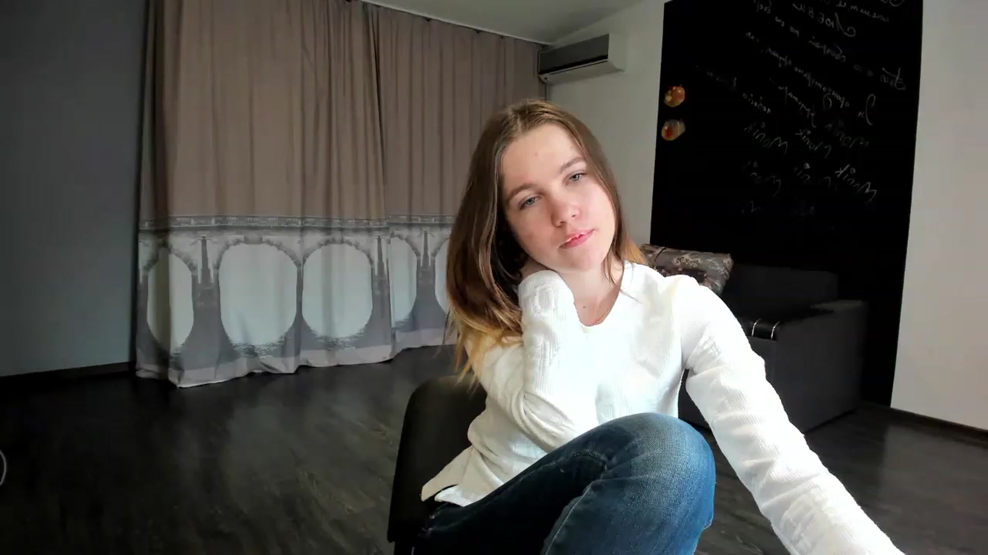 Gallery image thumbnail from KateGordon's myfreecams stream on, 03/20/2023, 12:03 image 7 of 20