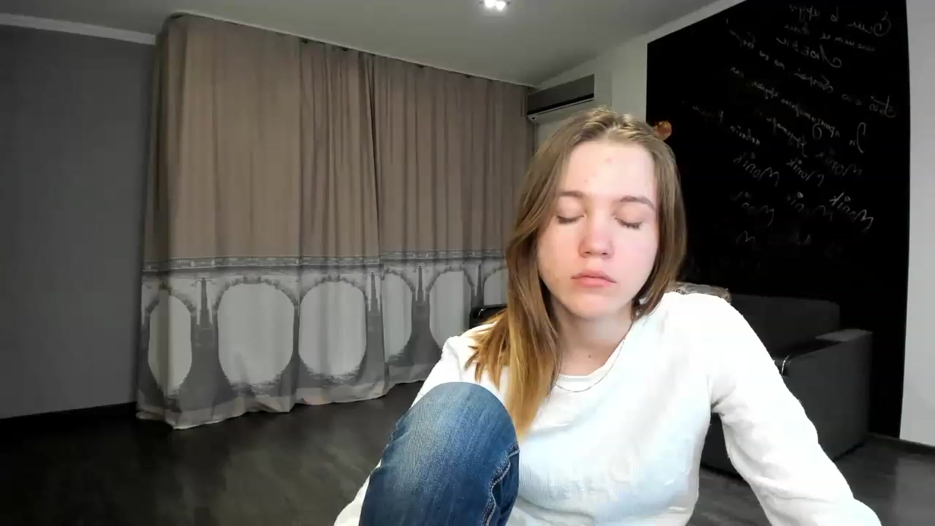 Gallery image thumbnail from KateGordon's myfreecams stream on, 03/28/2023, 10:48 image 15 of 20