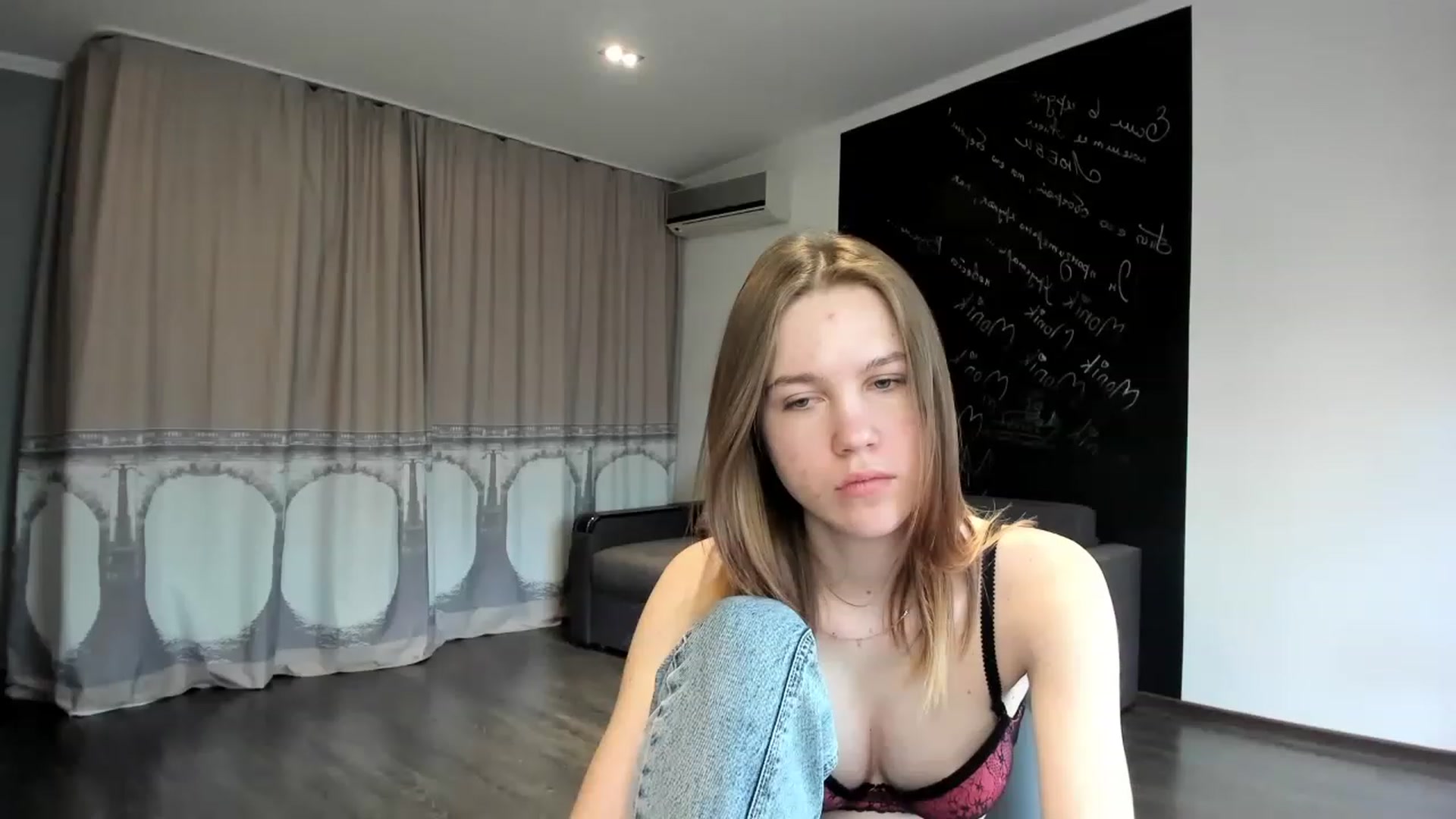Gallery image thumbnail from KateGordon's myfreecams stream on, 03/29/2023, 10:44 image 19 of 20