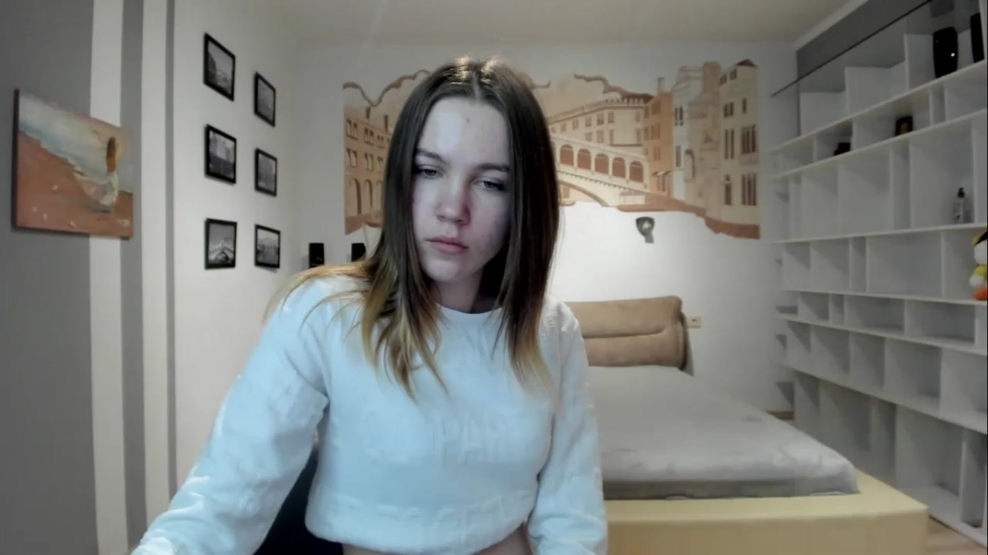 Gallery image thumbnail from KateGordon's myfreecams stream on, 04/01/2023, 11:07 image 7 of 20