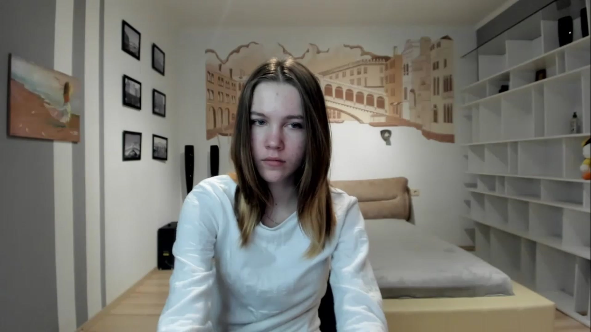 Gallery image thumbnail from KateGordon's myfreecams stream on, 04/01/2023, 11:07 image 2 of 20