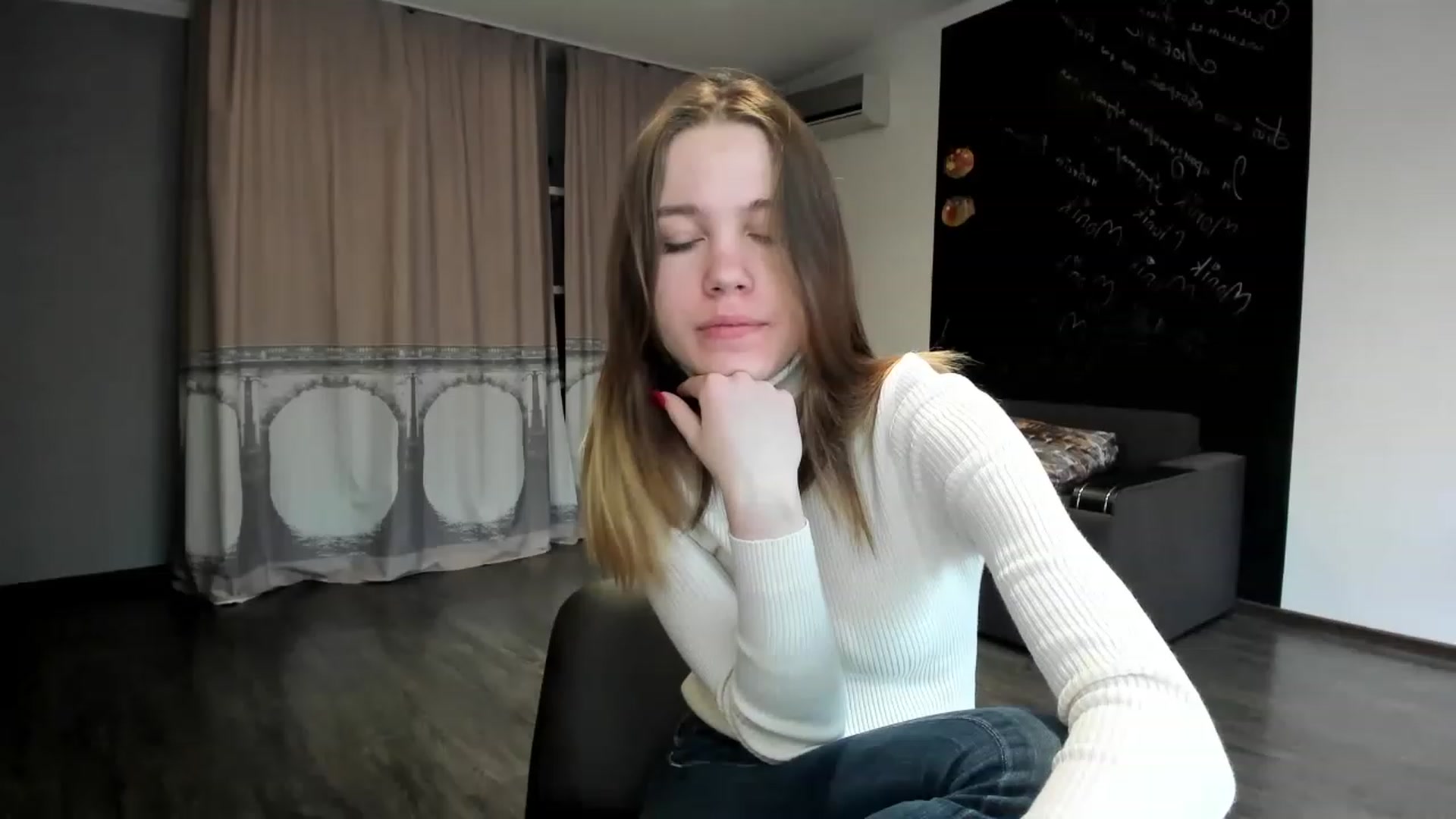 Gallery image thumbnail from KateGordon's myfreecams stream on, 04/03/2023, 08:36 image 4 of 20