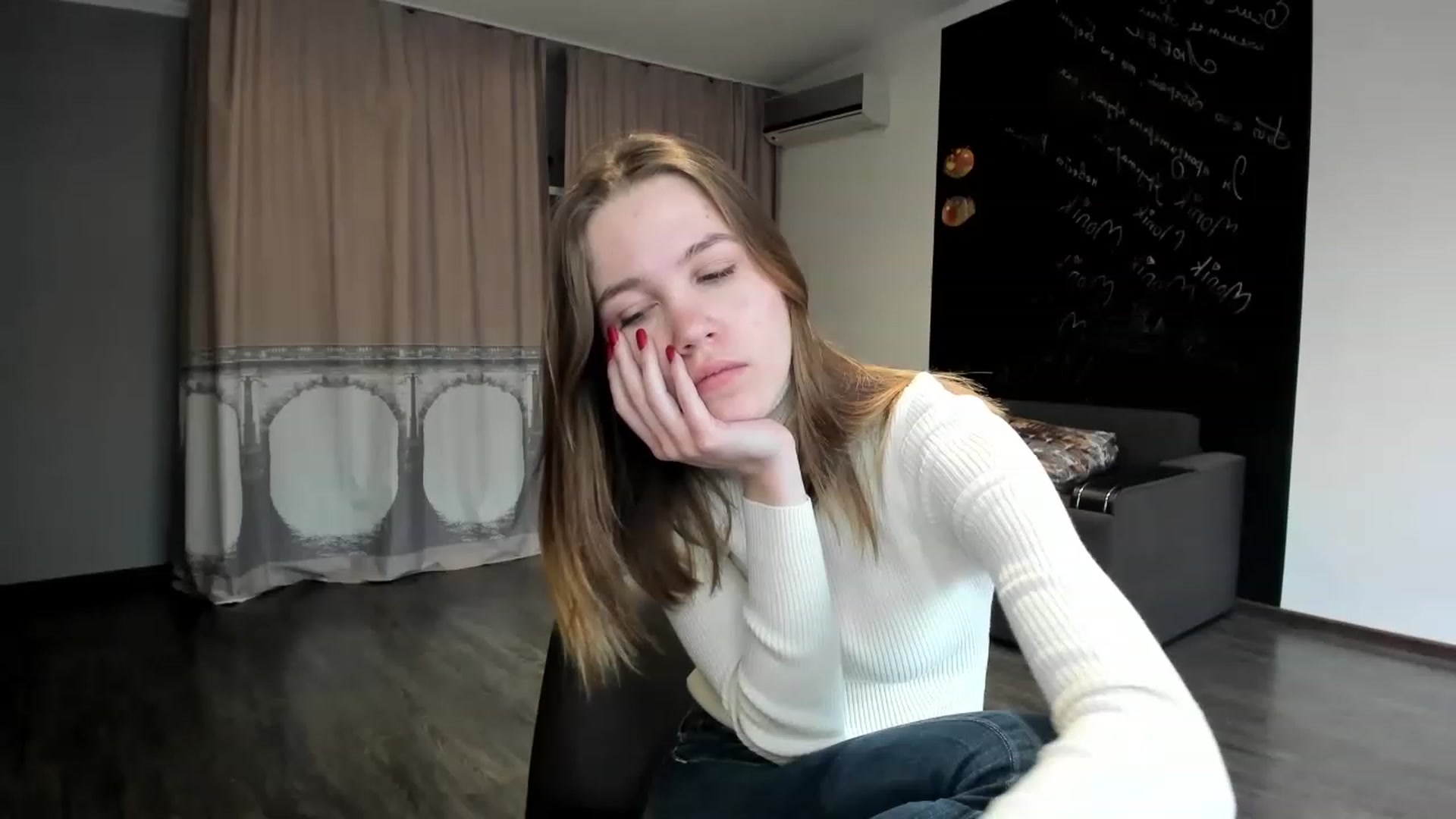 Gallery image thumbnail from KateGordon's myfreecams stream on, 04/03/2023, 08:36 image 3 of 20