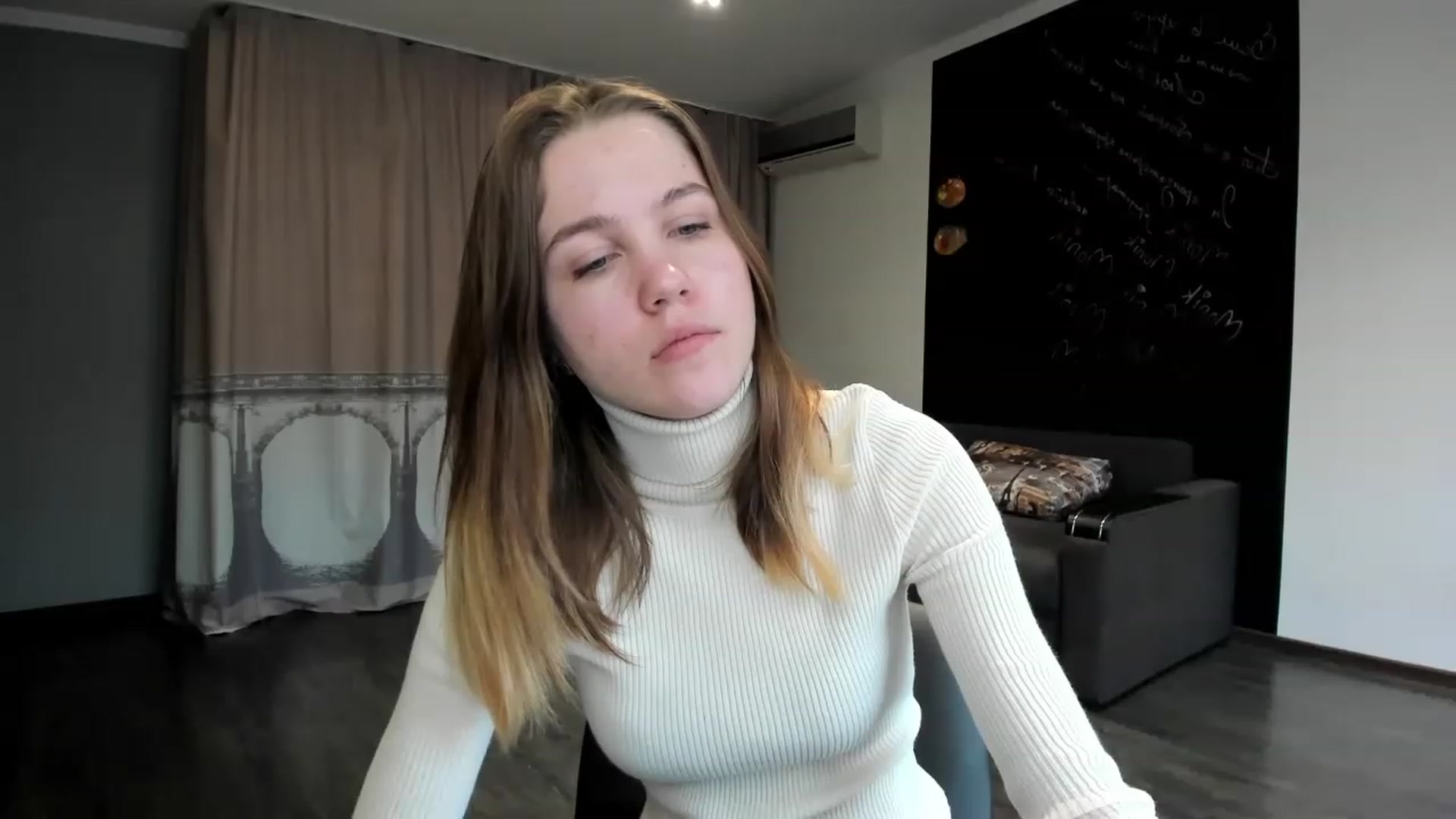 Gallery image thumbnail from KateGordon's myfreecams stream on, 04/03/2023, 11:29 image 8 of 20