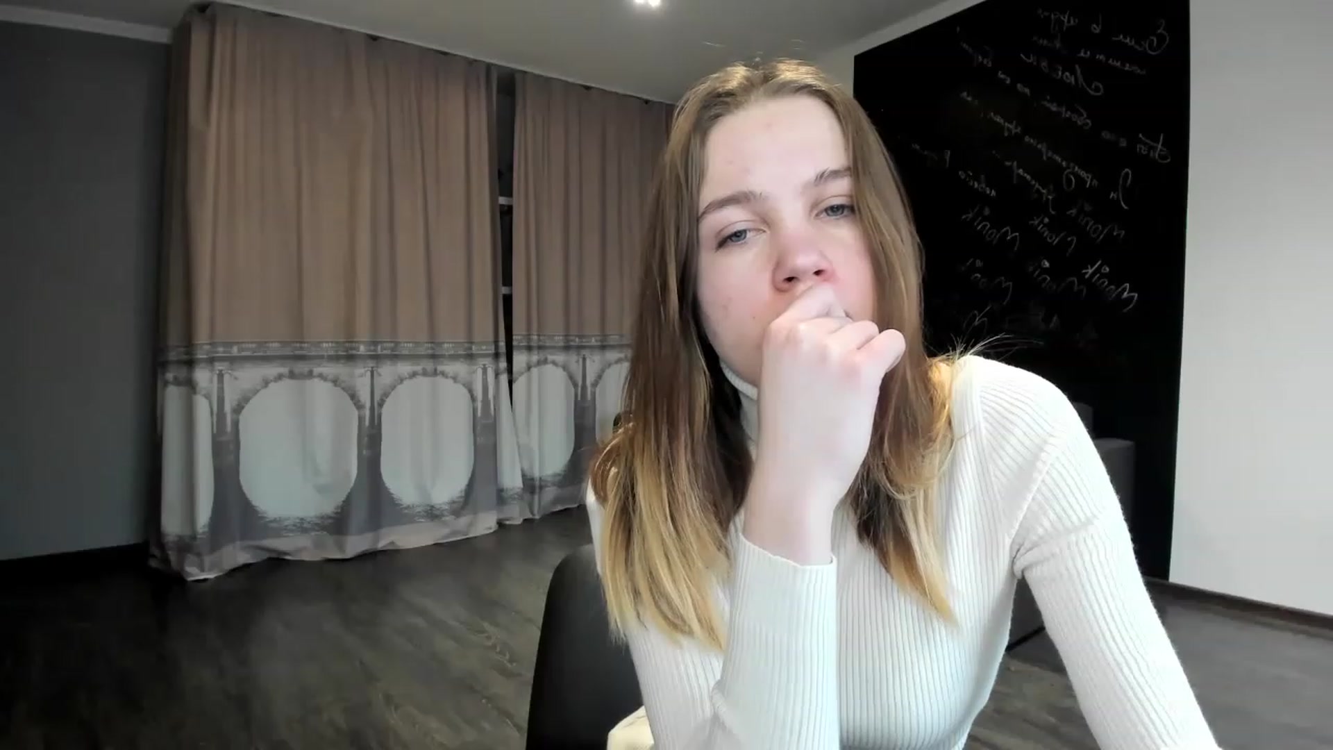 Gallery image thumbnail from KateGordon's myfreecams stream on, 04/03/2023, 11:29 image 12 of 20