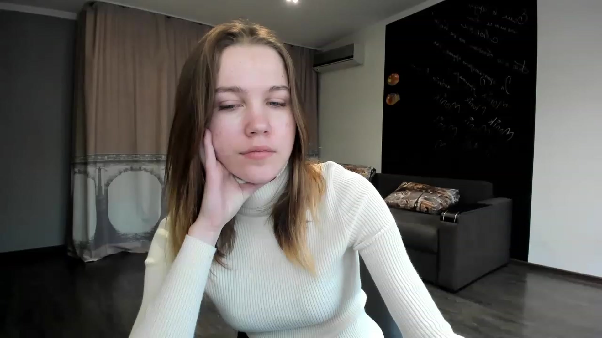 Gallery image thumbnail from KateGordon's myfreecams stream on, 04/03/2023, 11:29 image 9 of 20