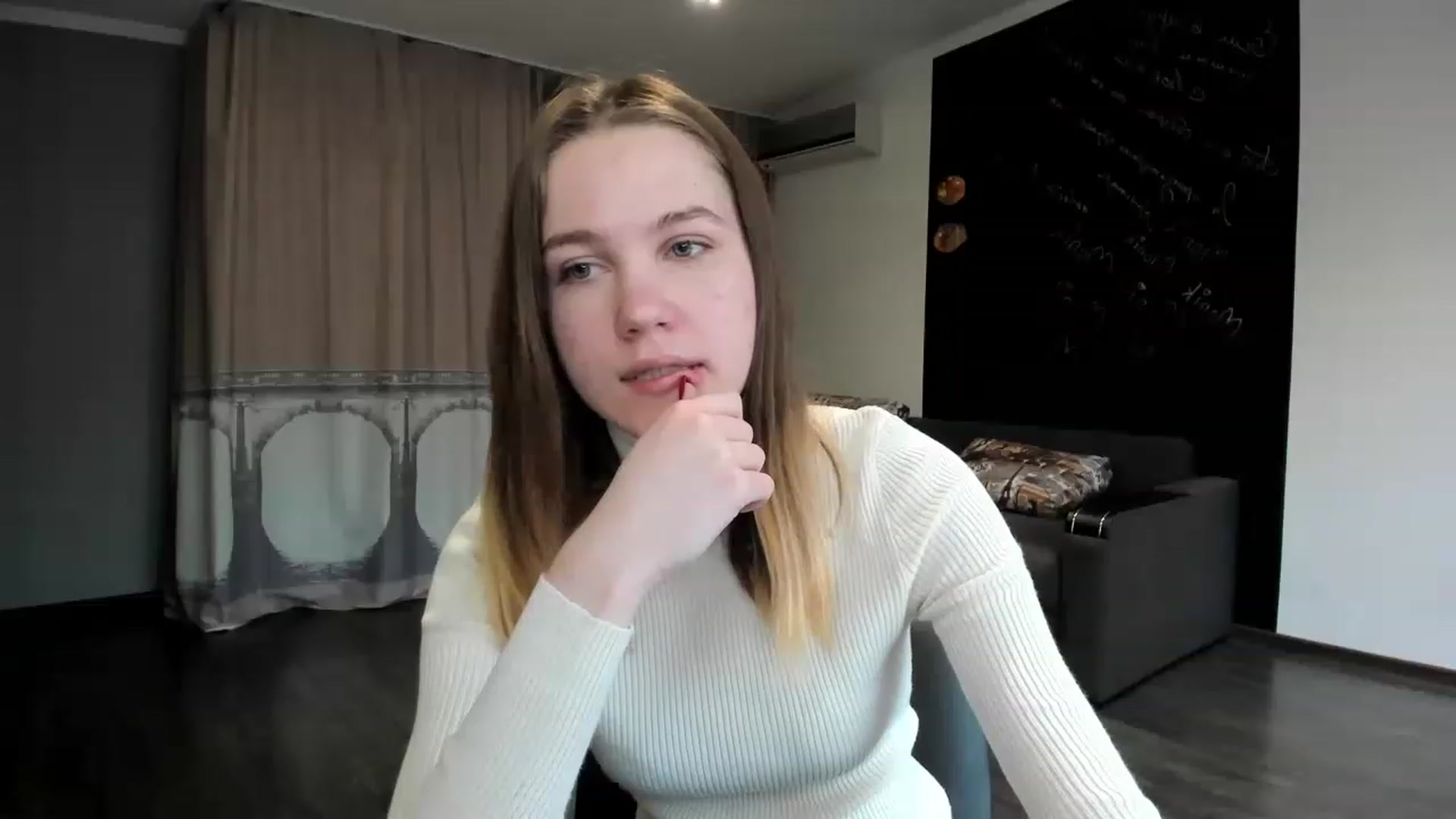 Gallery image thumbnail from KateGordon's myfreecams stream on, 04/03/2023, 11:29 image 7 of 20